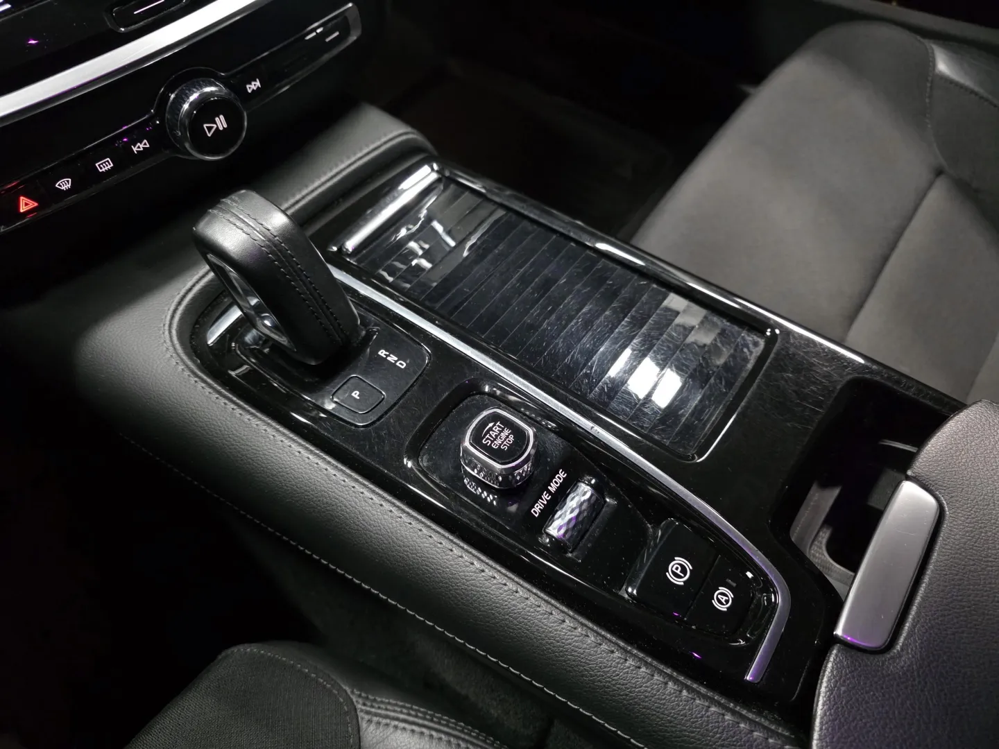 Autokuva 14 - FPZ-243