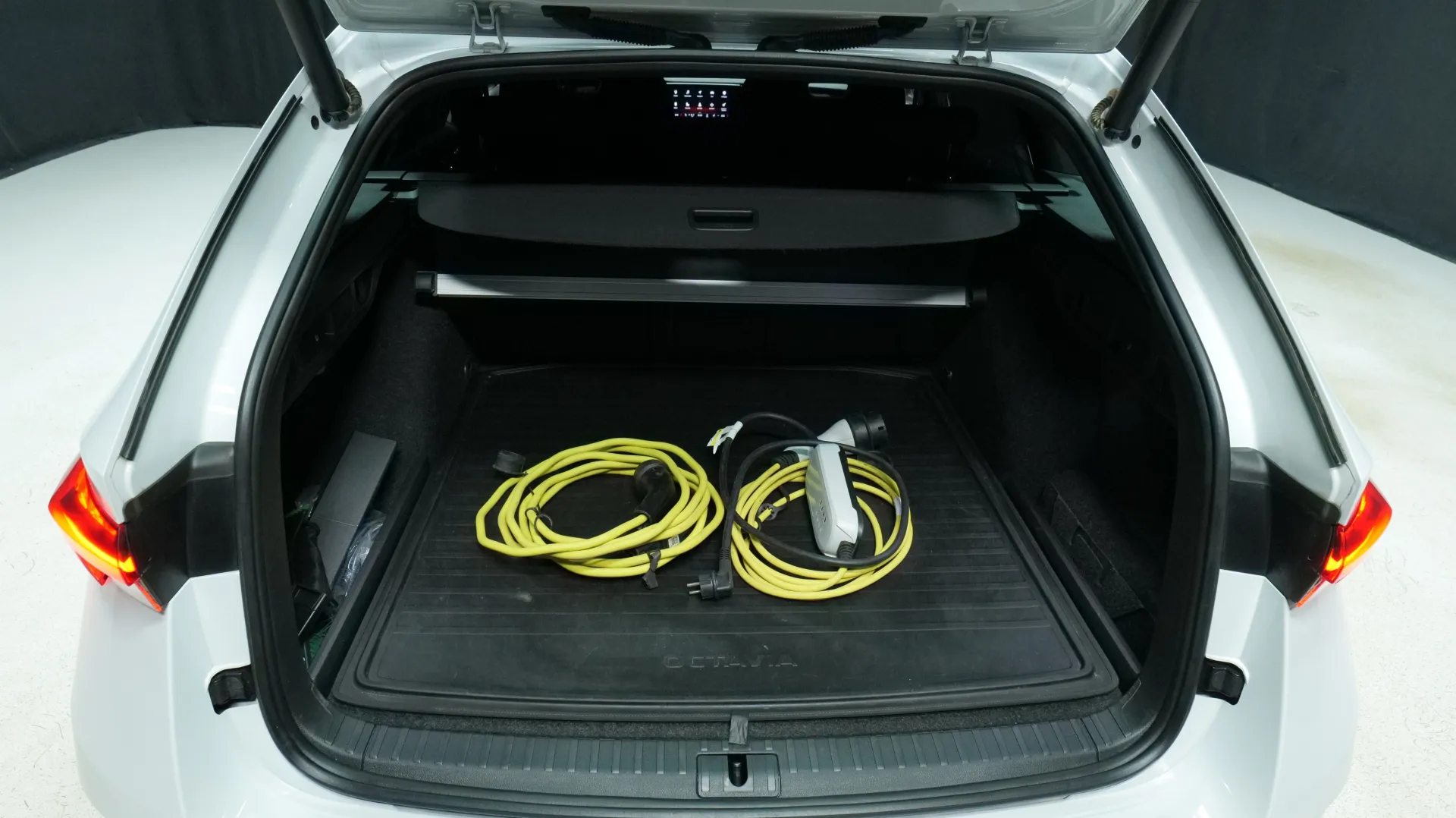 Autokuva 16 - FRB-783