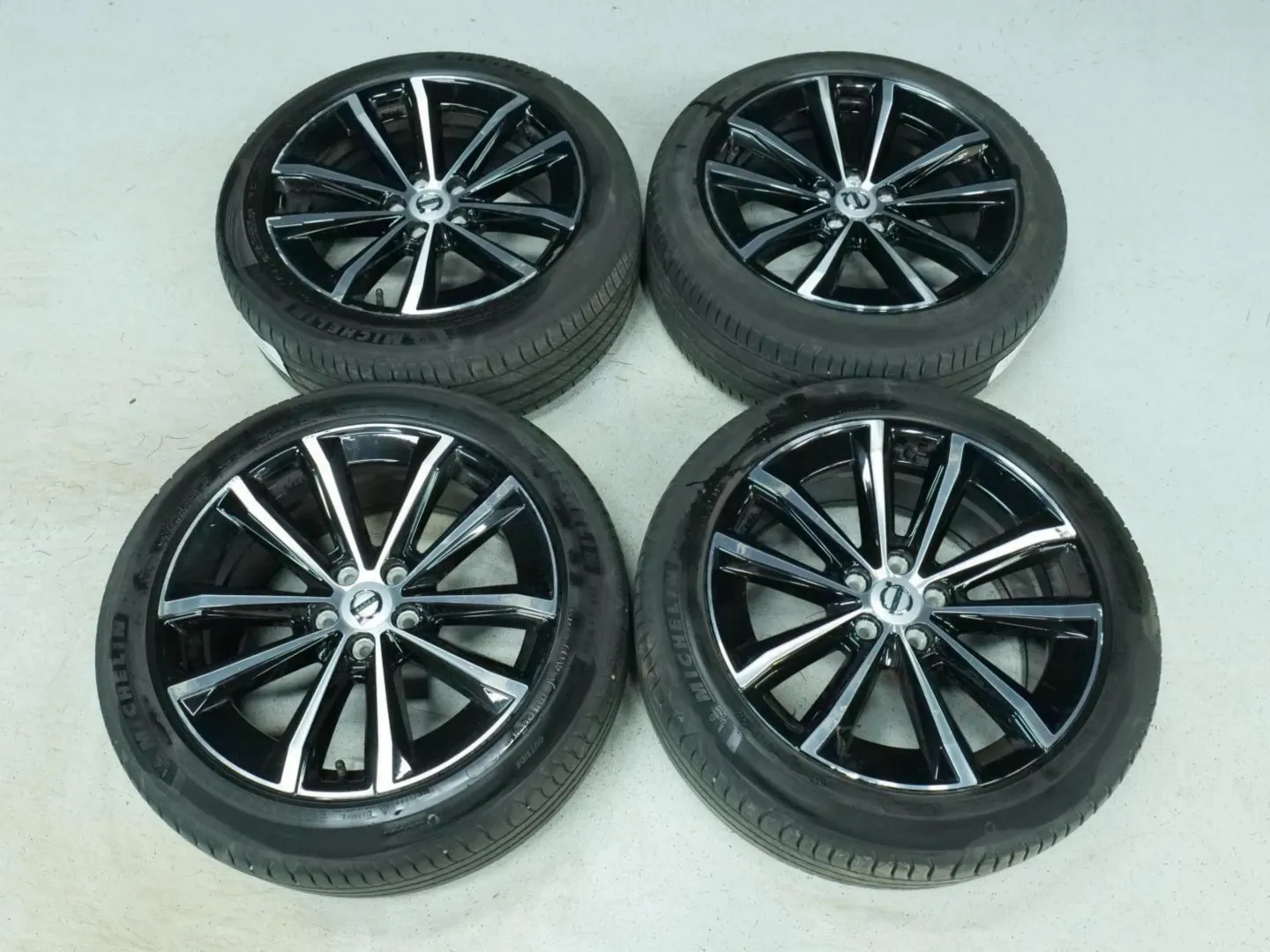 Autokuva 13 - FRF-341