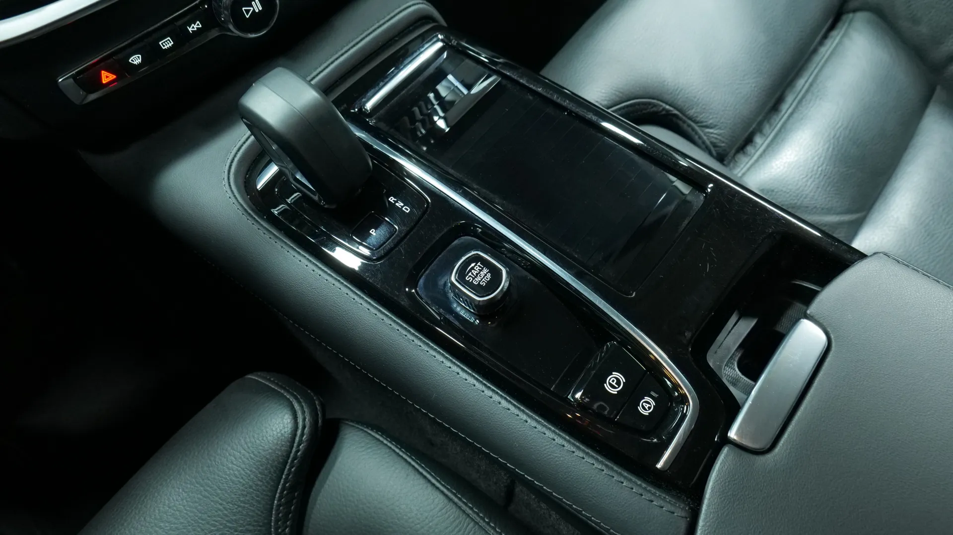 Autokuva 9 - FRF-341