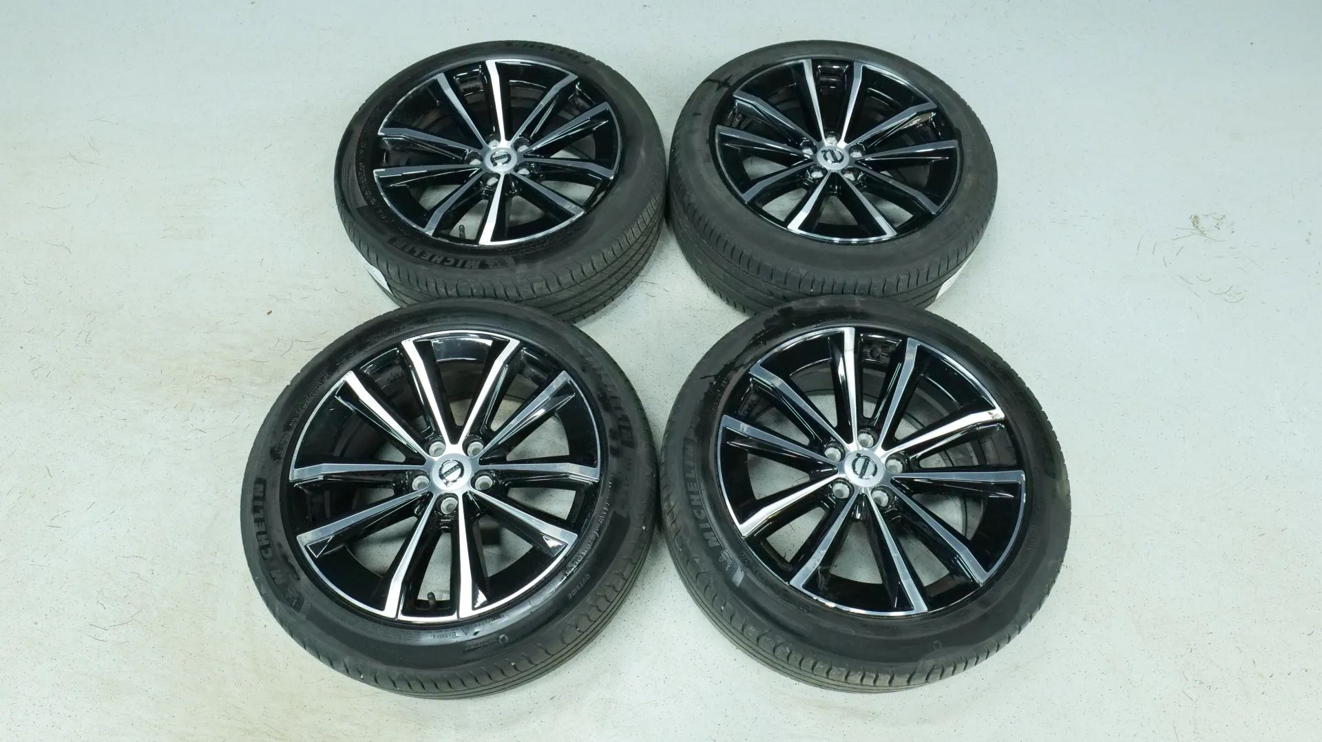 Autokuva 18 - FRF-341