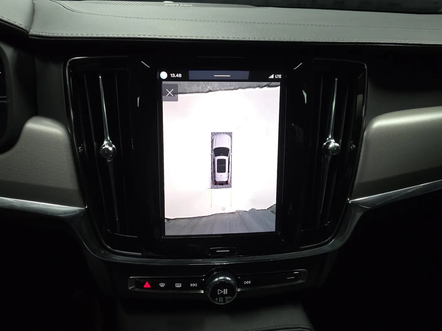 Autokuva 13 - FRF-966