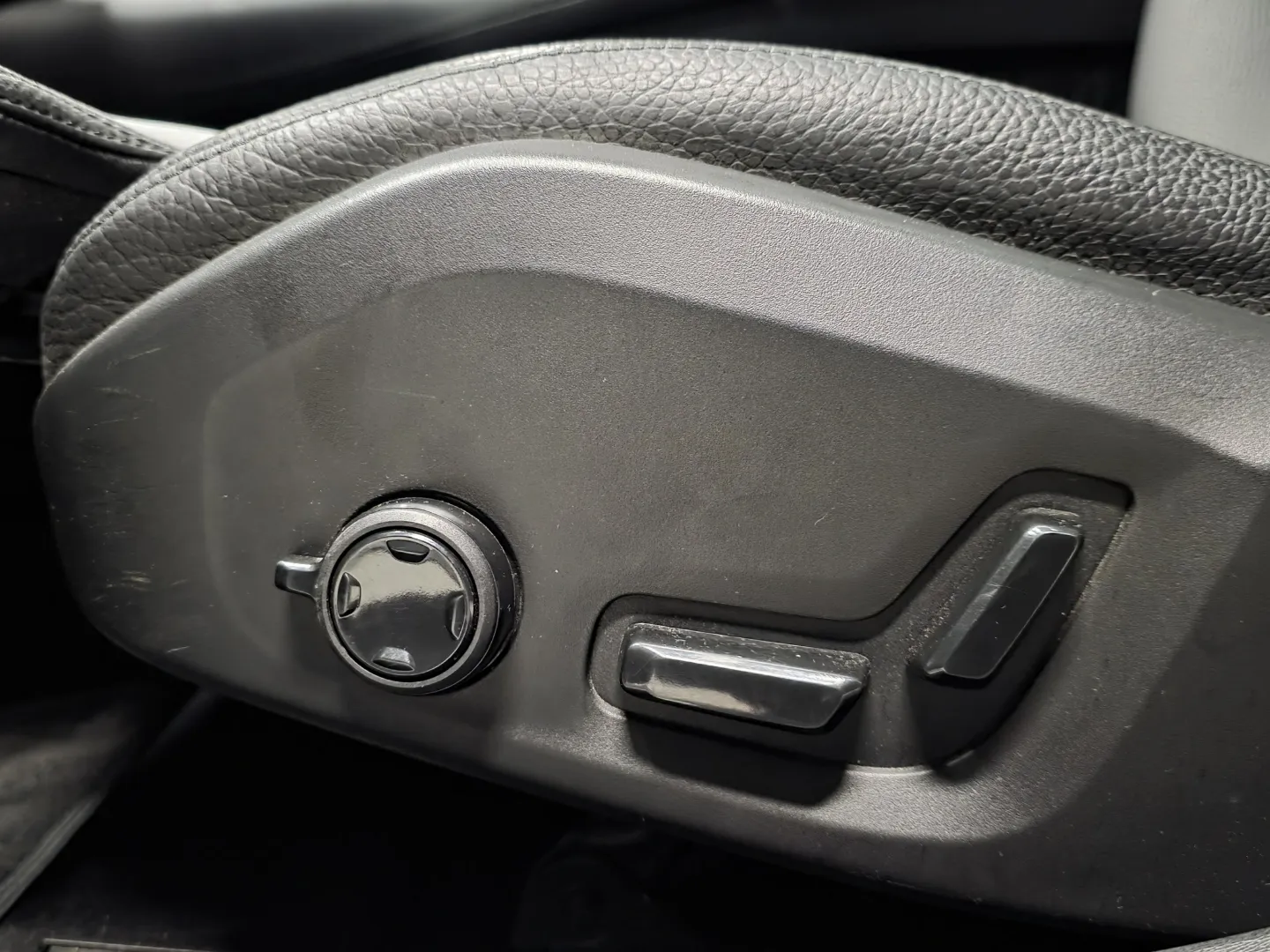 Autokuva 16 - FRF-966