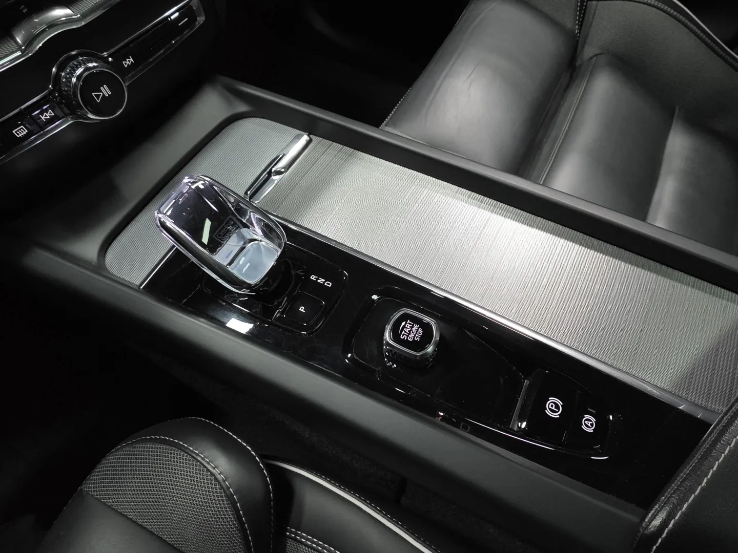 Autokuva 14 - FRH-307