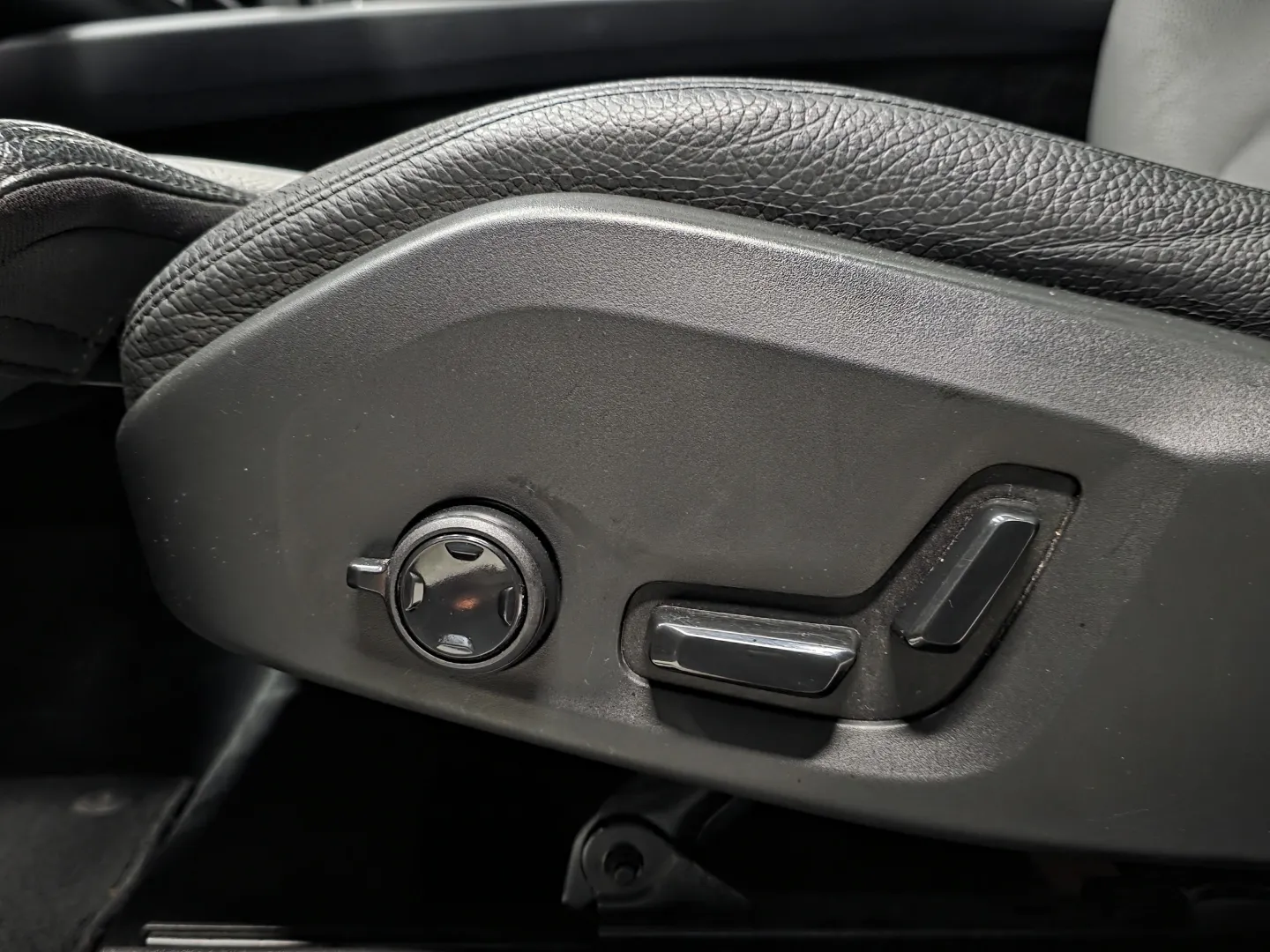 Autokuva 15 - FRH-309