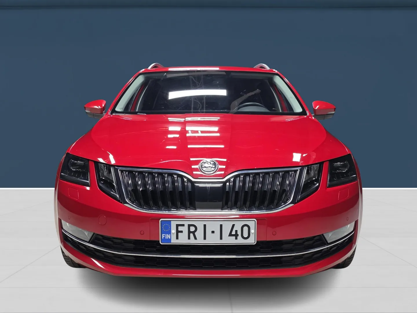 Autokuva 2 - FRI-140