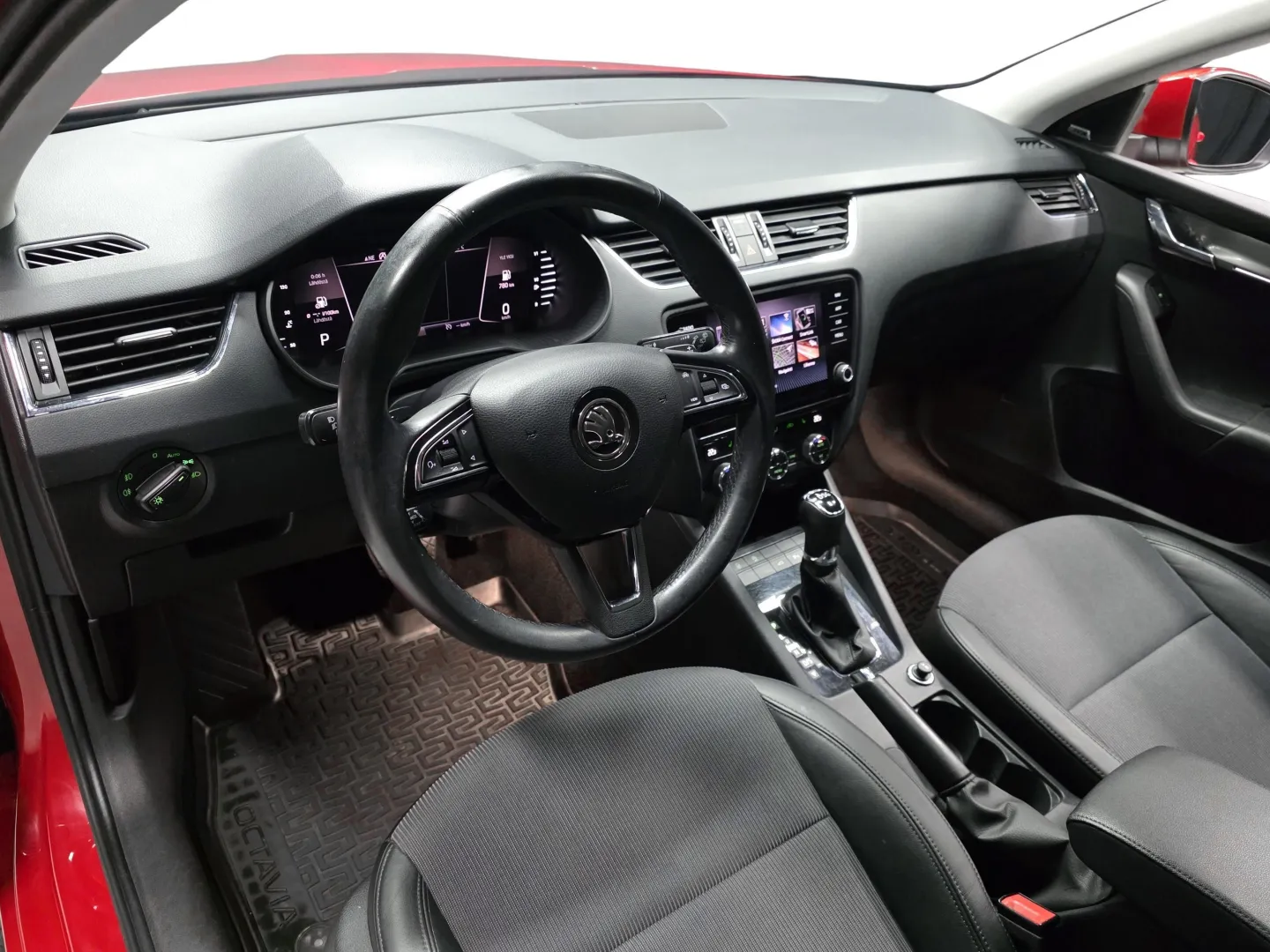 Autokuva 8 - FRI-140