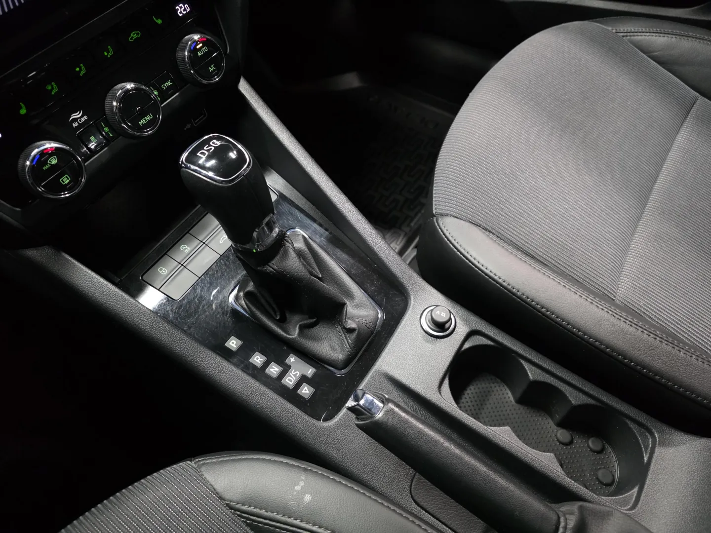 Autokuva 15 - FRI-140