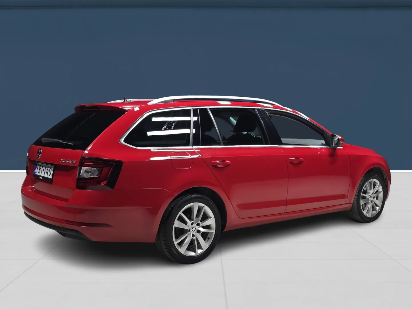 Autokuva 4 - FRI-140