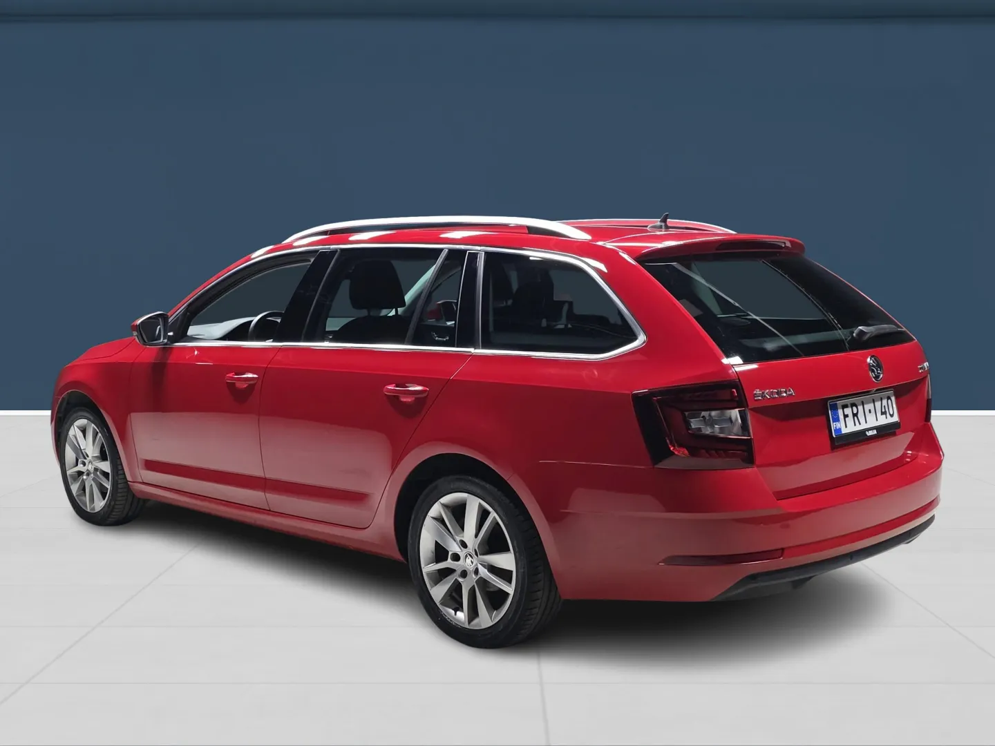 Autokuva 6 - FRI-140