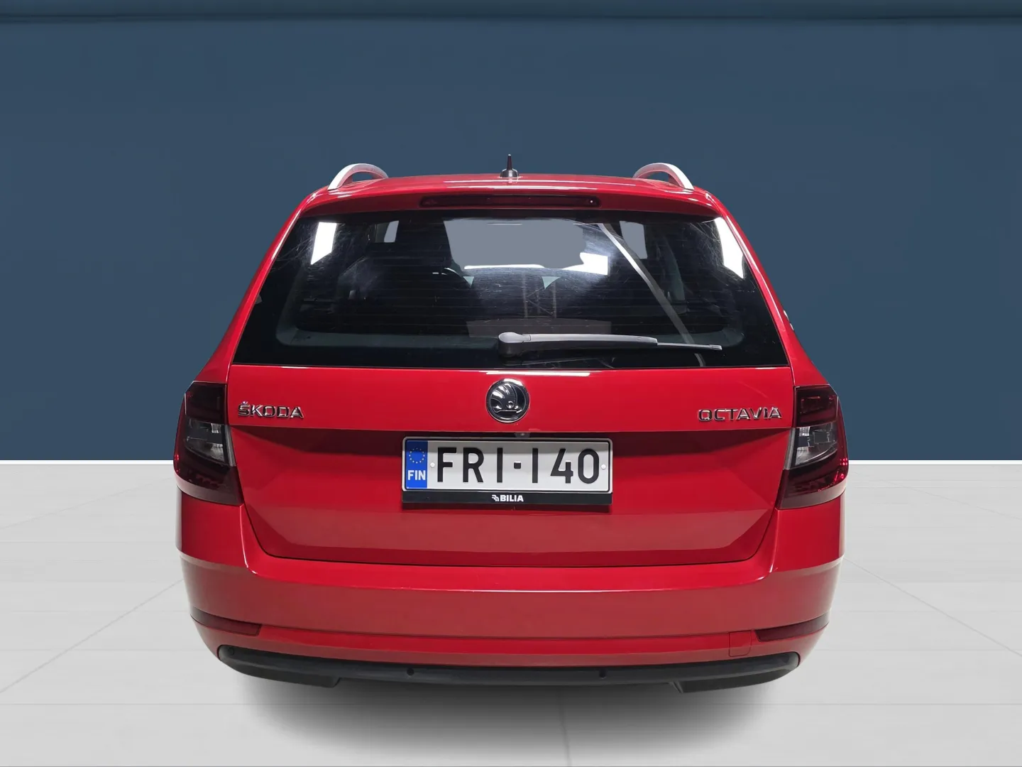 Autokuva 5 - FRI-140