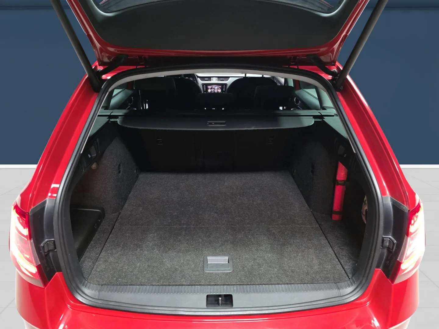 Autokuva 11 - FRI-140