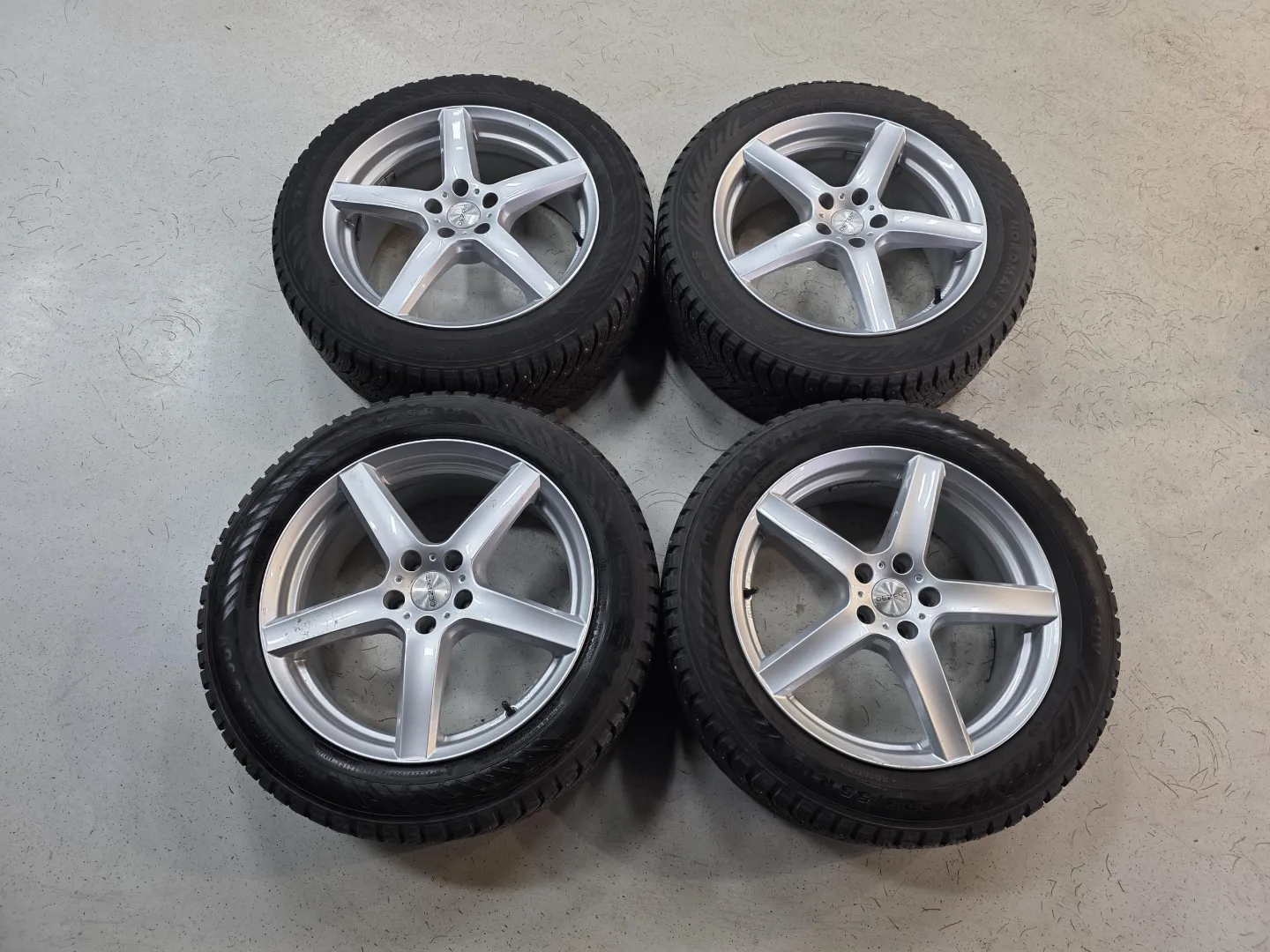 Autokuva 12 - FRI-140