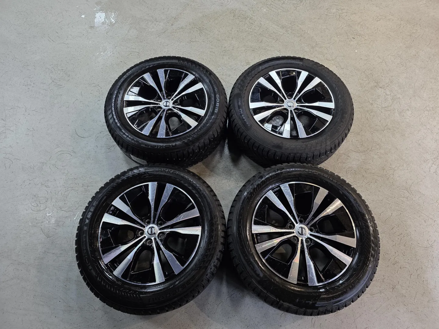Autokuva 12 - FRI-568