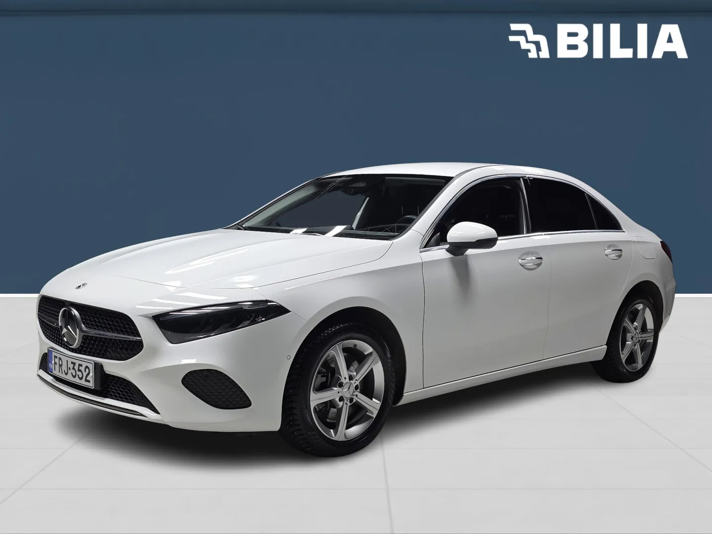 Autokuva 1 - FRJ-352