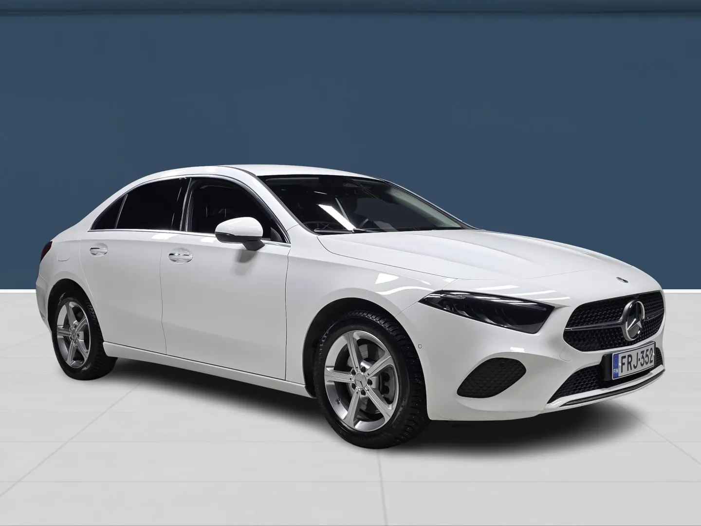 Autokuva 3 - FRJ-352