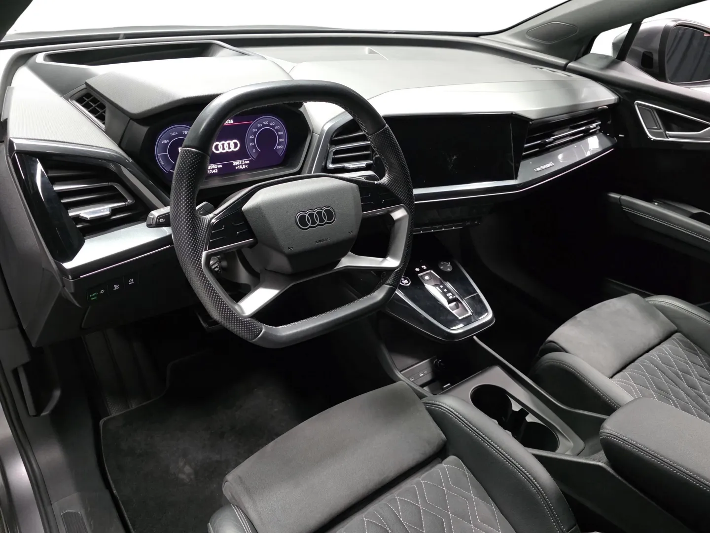 Autokuva 8 - FRJ-546