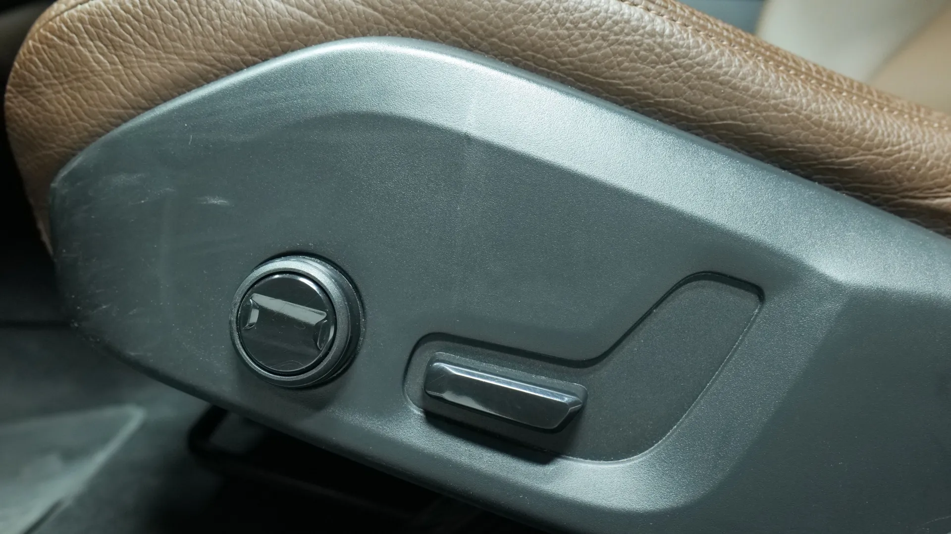 Autokuva 10 - FRL-400