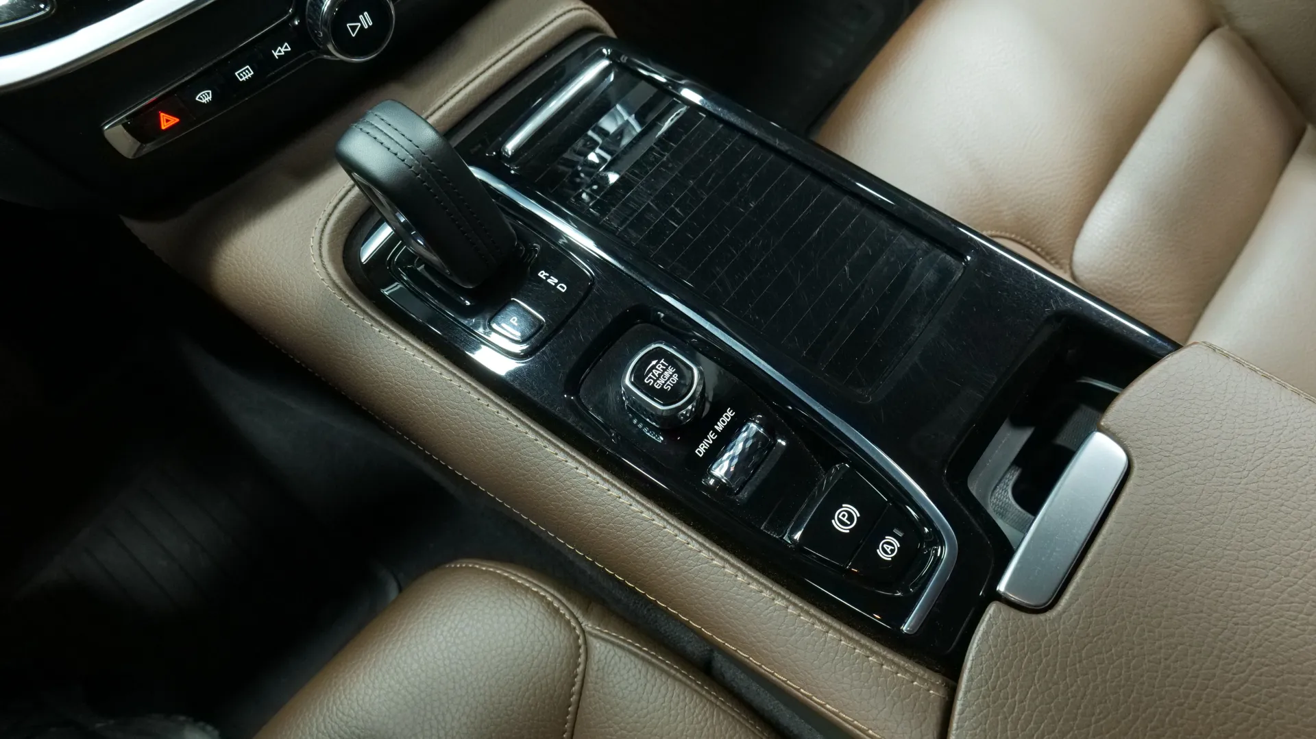 Autokuva 9 - FRL-400