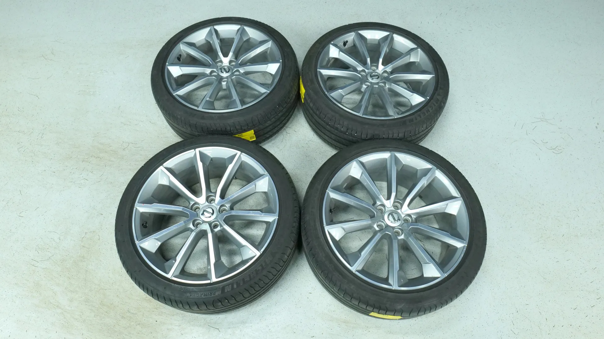 Autokuva 18 - FRL-400