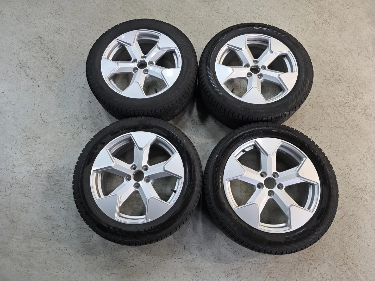 Autokuva 14 - FRP-131