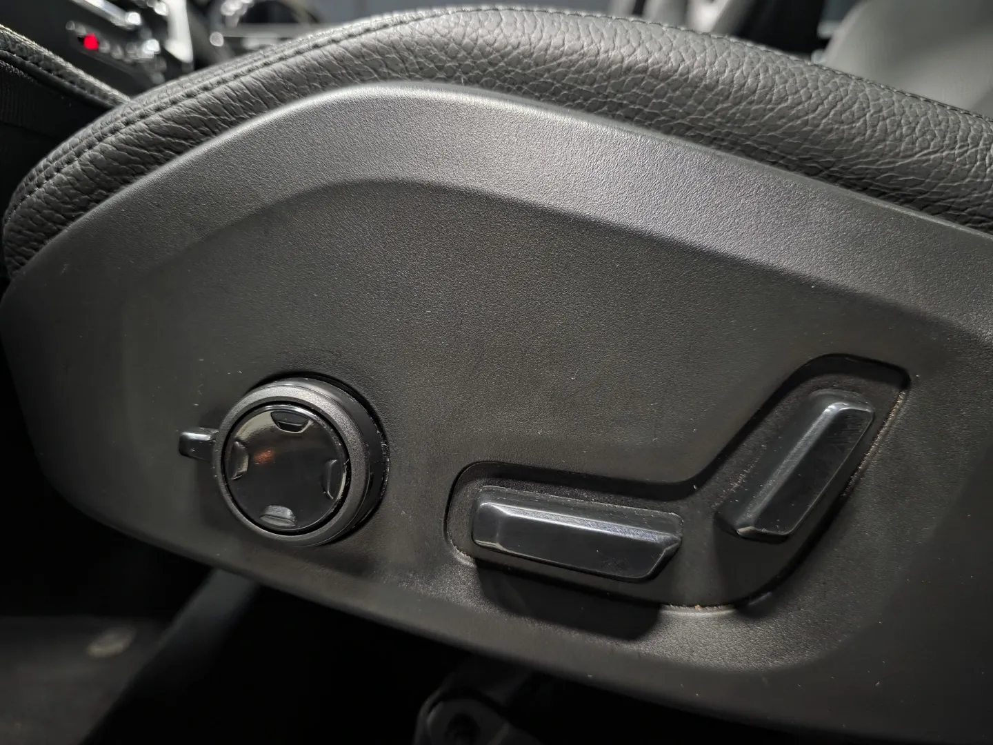 Autokuva 15 - FRR-830