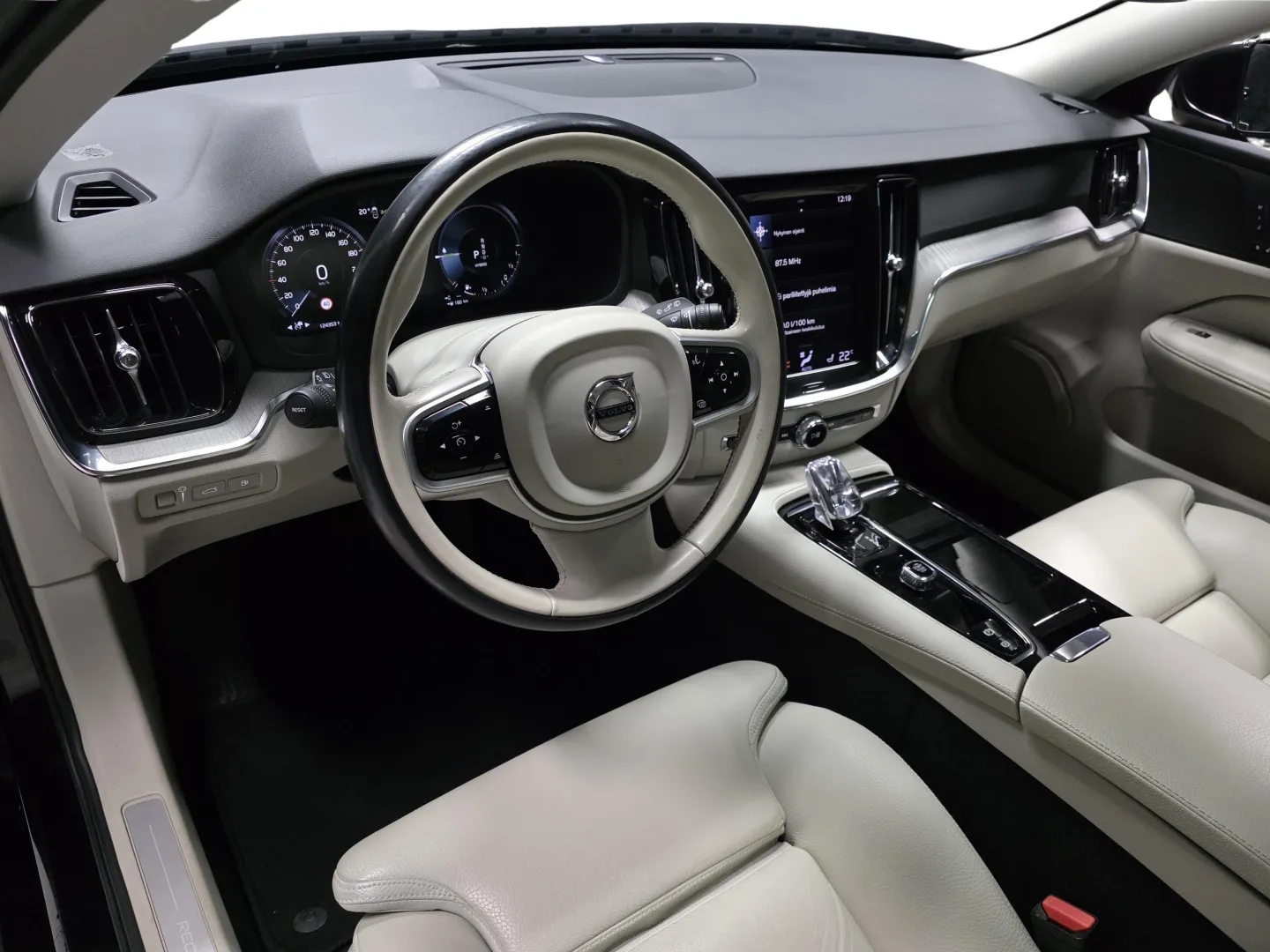 Autokuva 8 - FRR-937