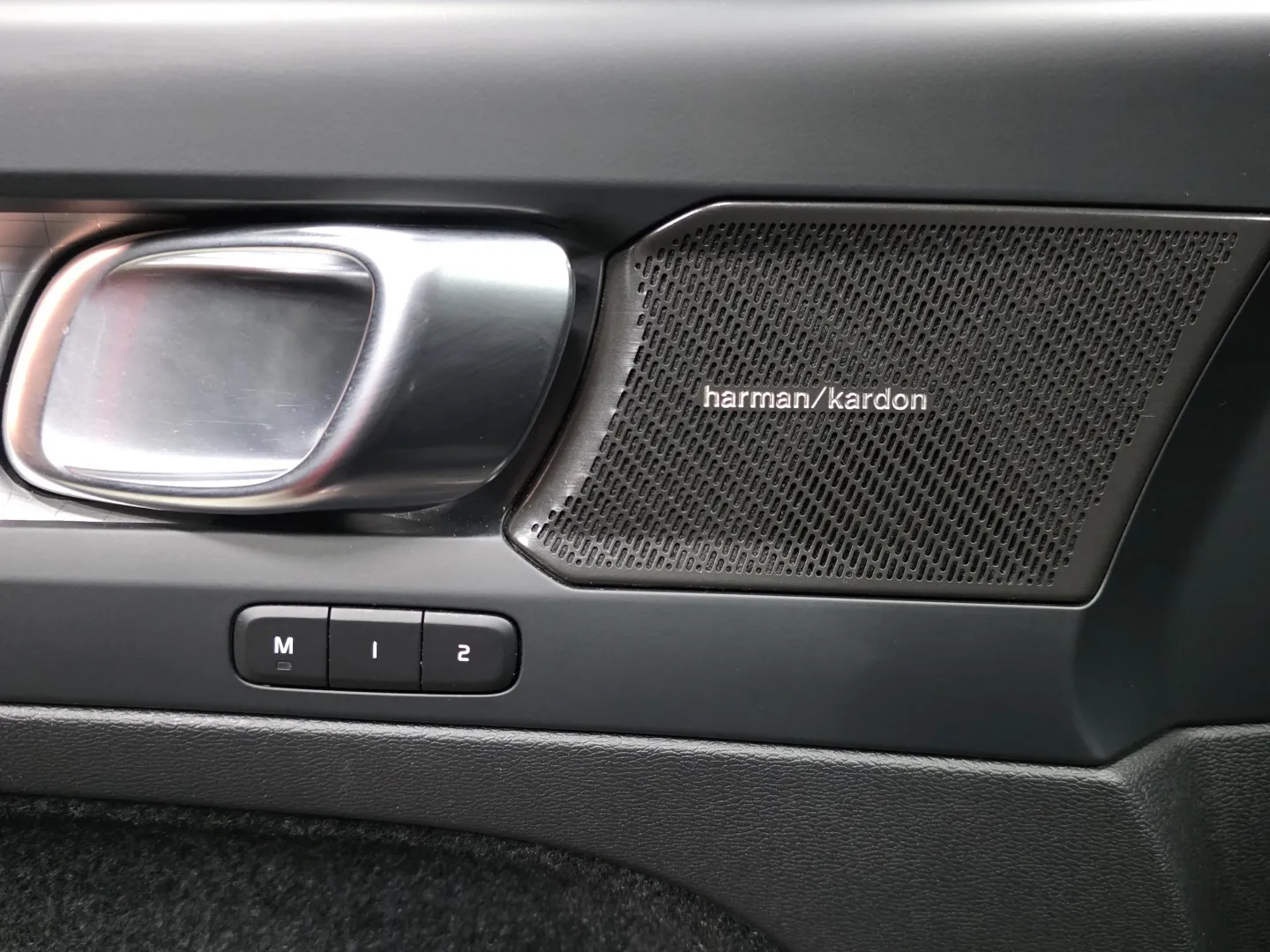 Autokuva 16 - FRS-708