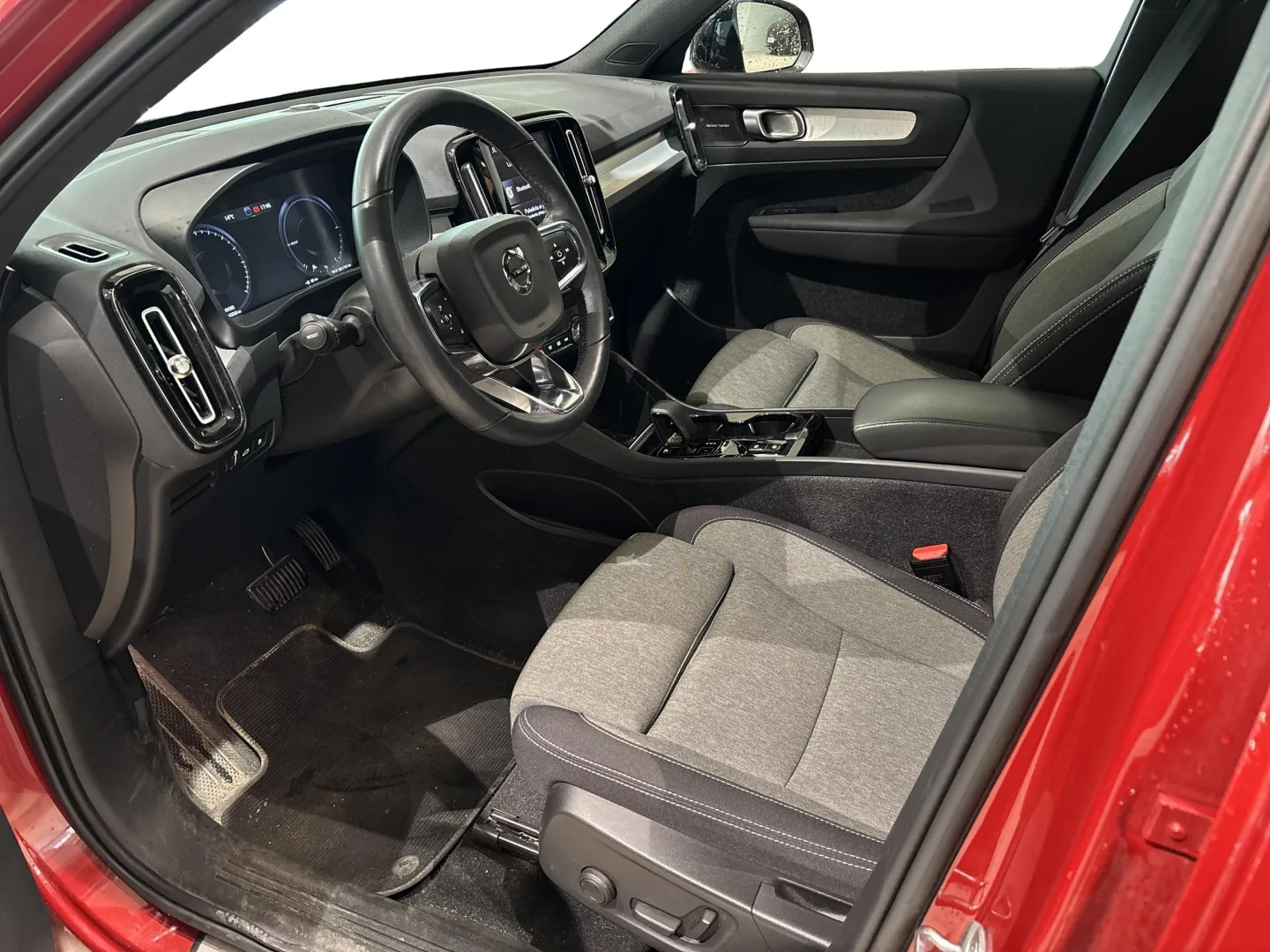 Autokuva 3 - FRS-708