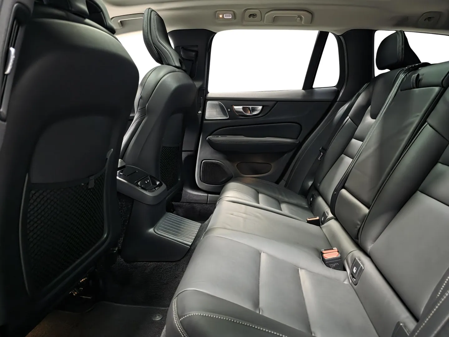 Autokuva 9 - FRY-104