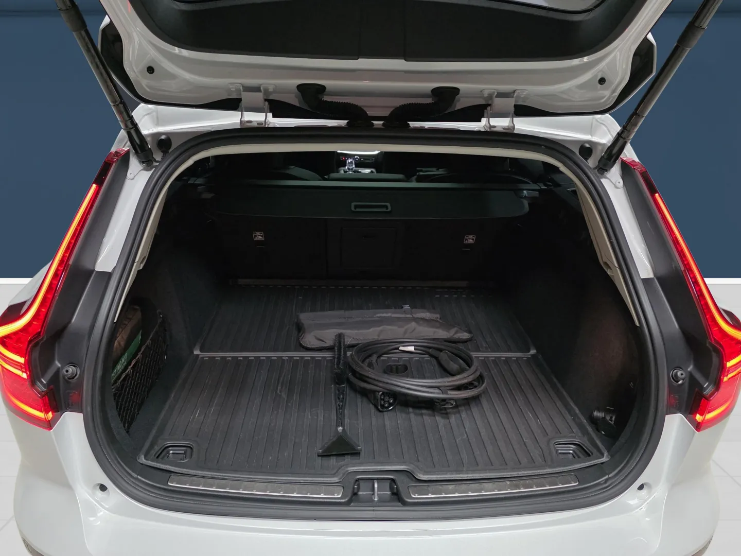 Autokuva 11 - FRY-104