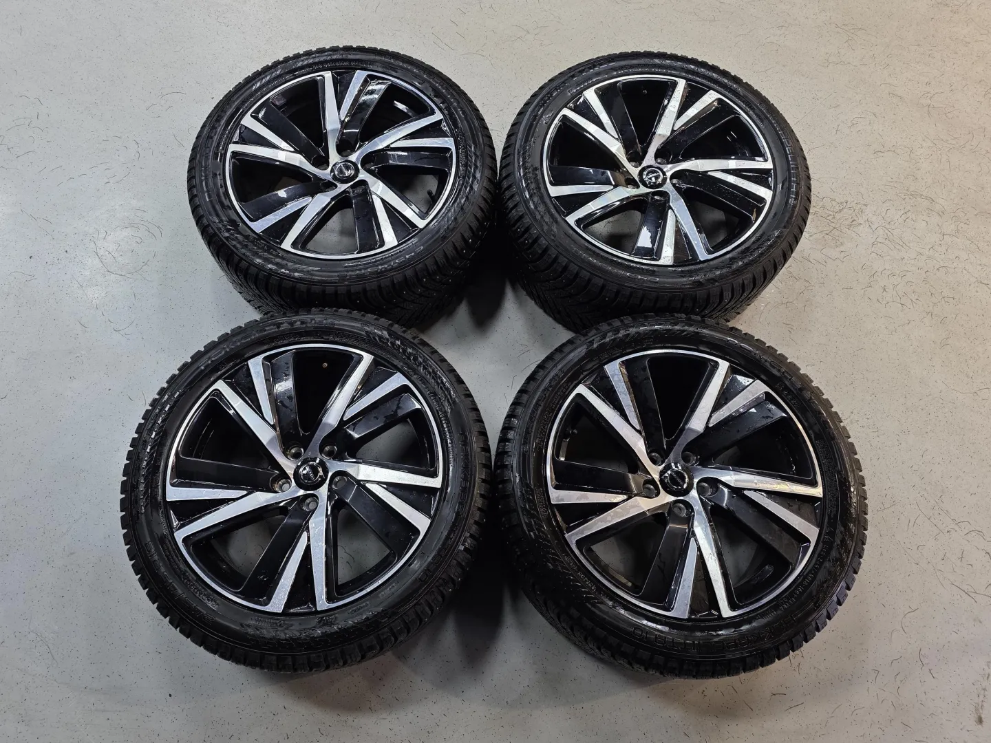 Autokuva 12 - FRZ-447