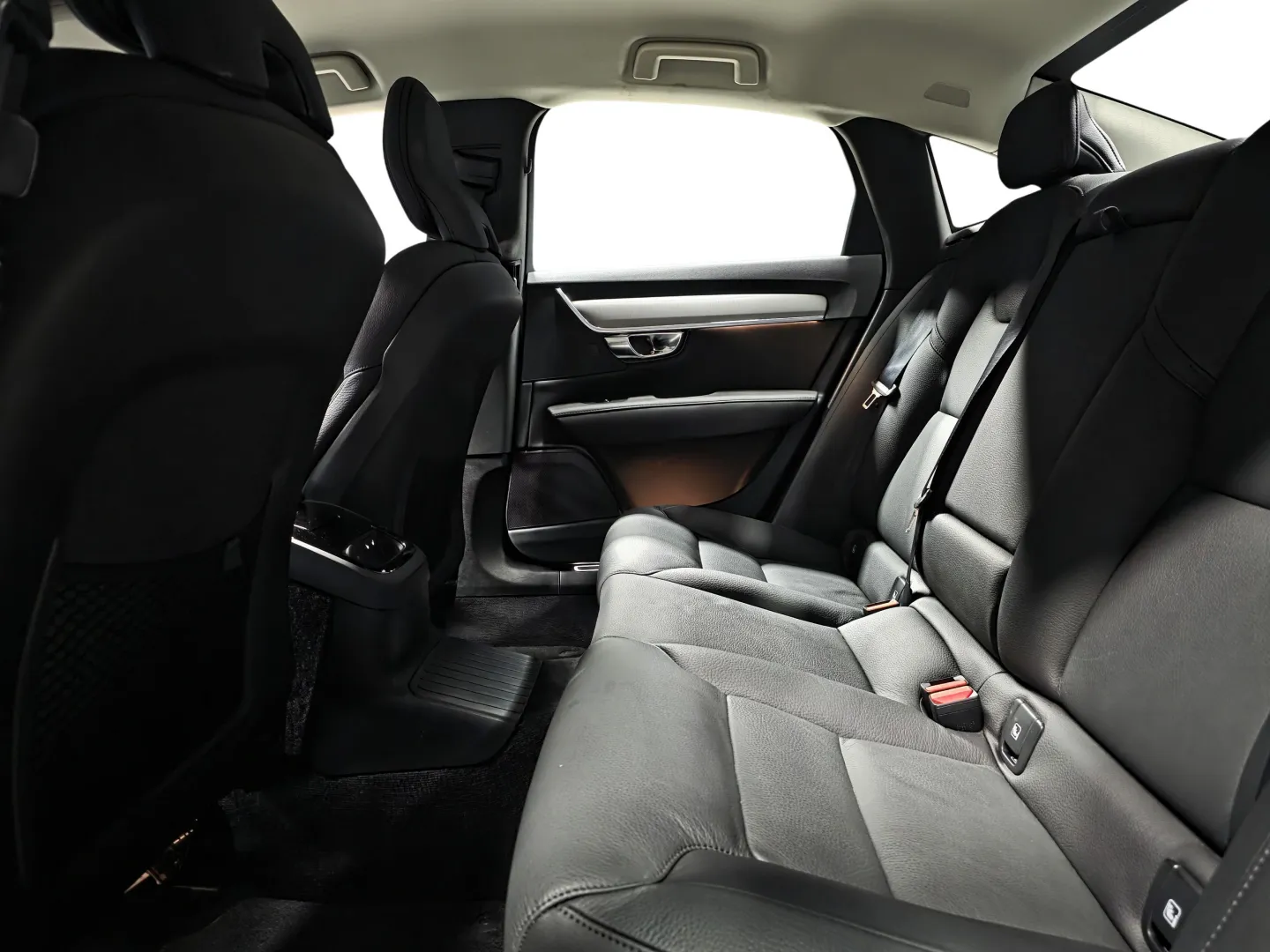 Autokuva 9 - FRZ-447