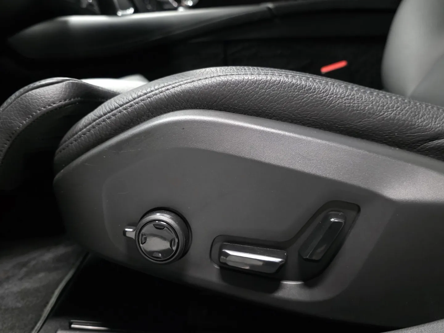 Autokuva 15 - FRZ-447