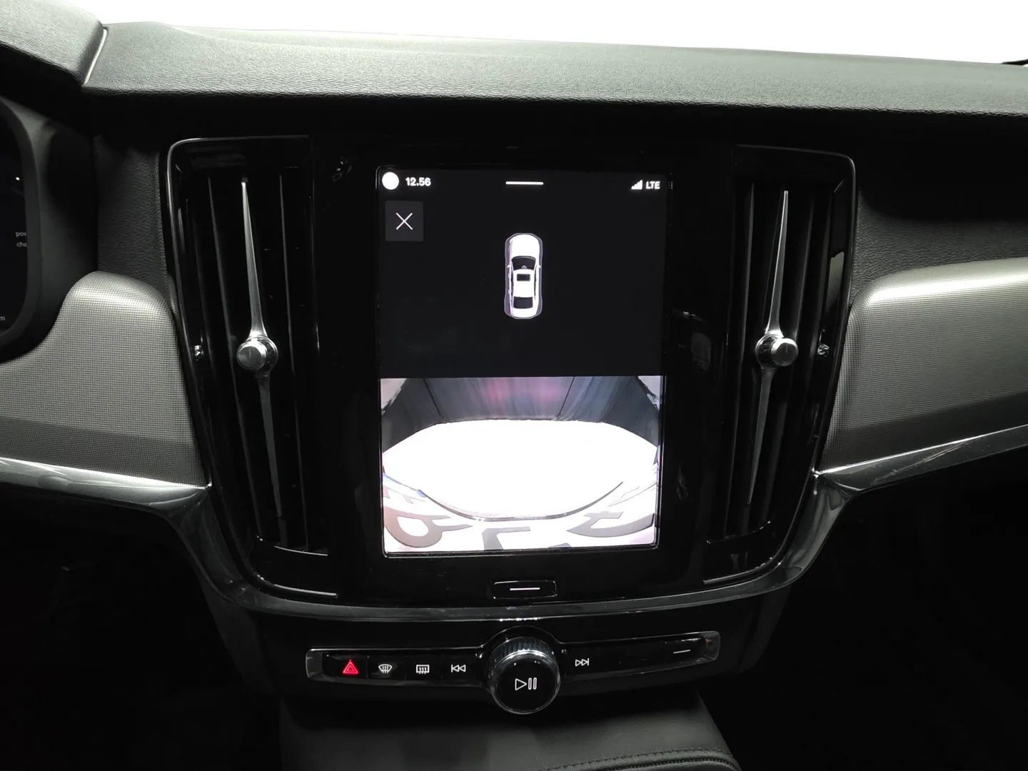 Autokuva 13 - FRZ-447