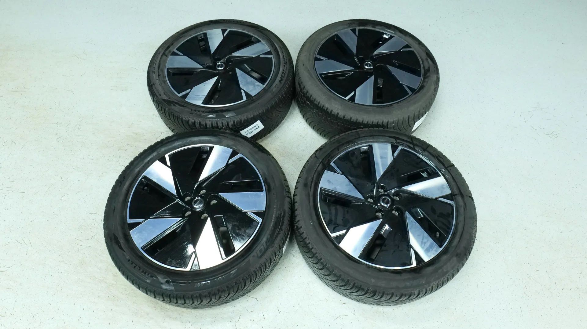 Autokuva 18 - FSB-284