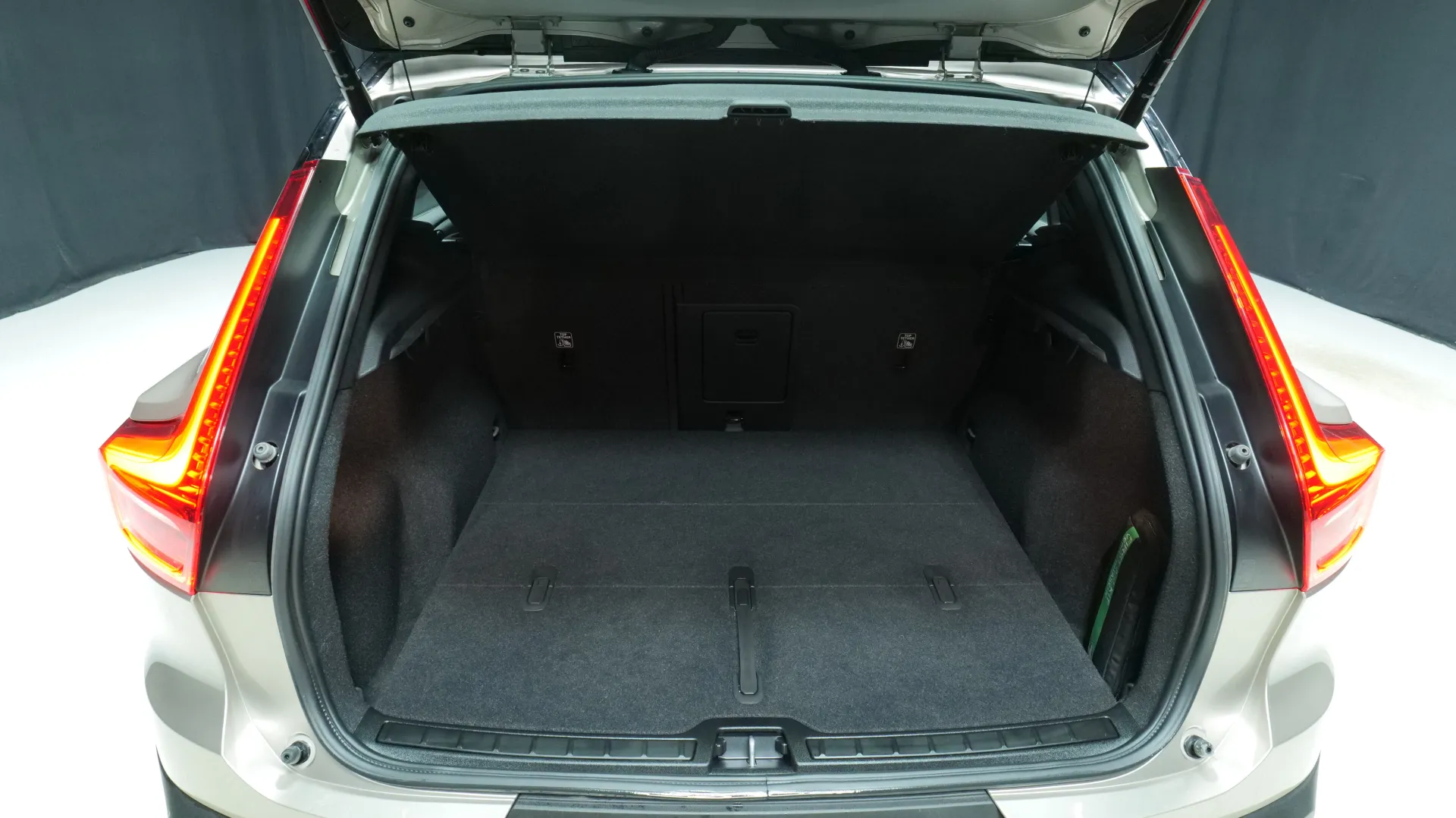 Autokuva 16 - FSB-284