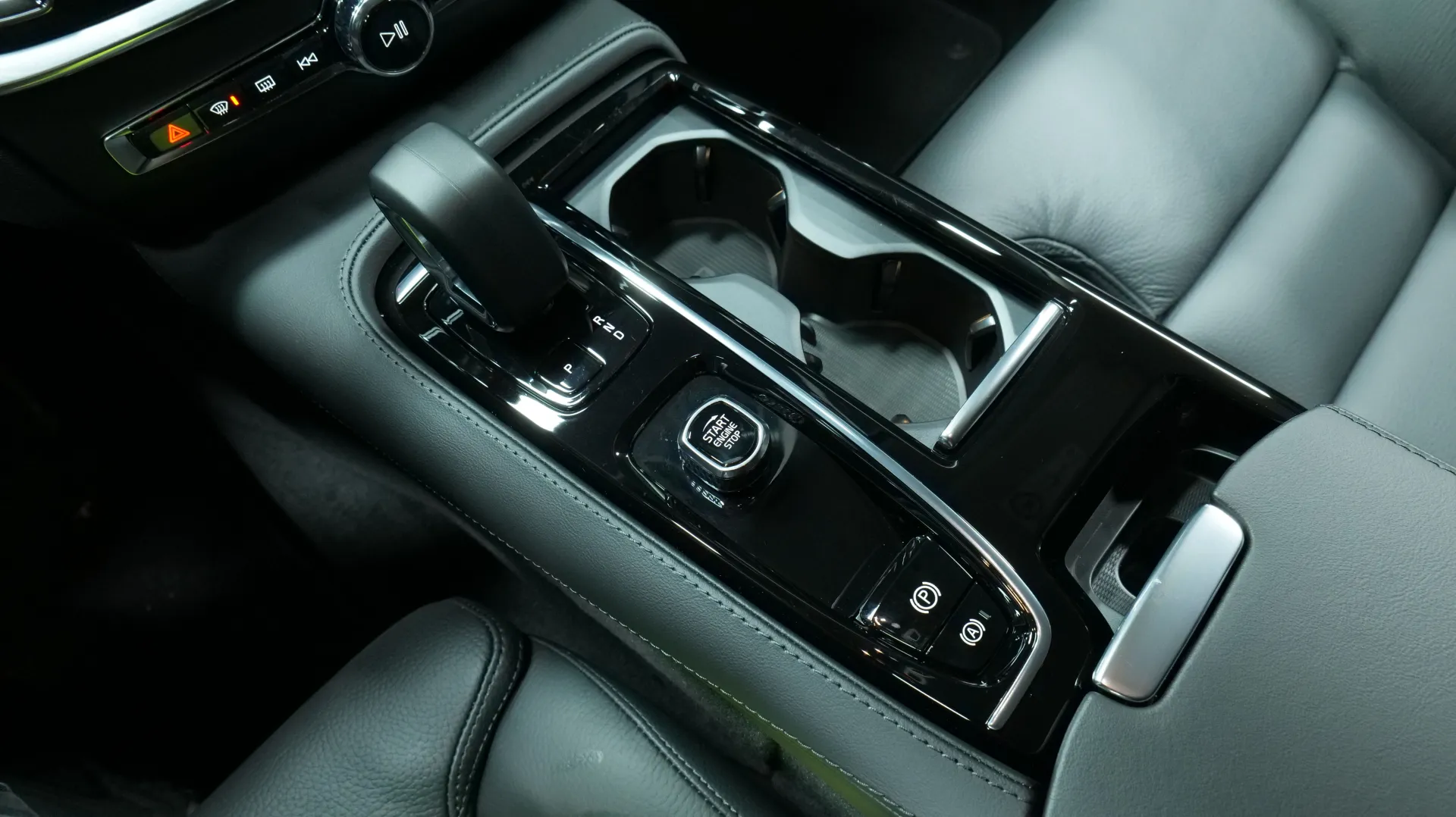 Autokuva 9 - FSF-431