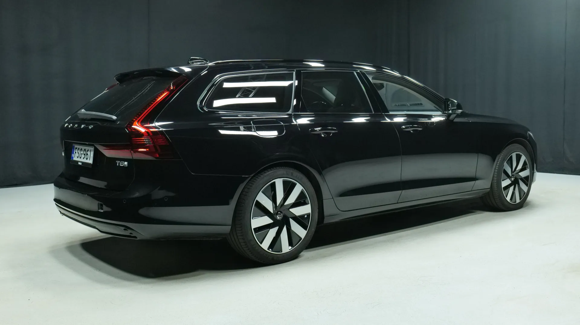 Autokuva 3 - FSG-961