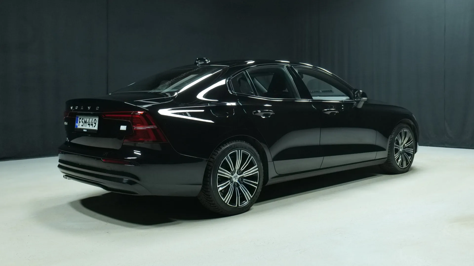 Autokuva 3 - FSM-449