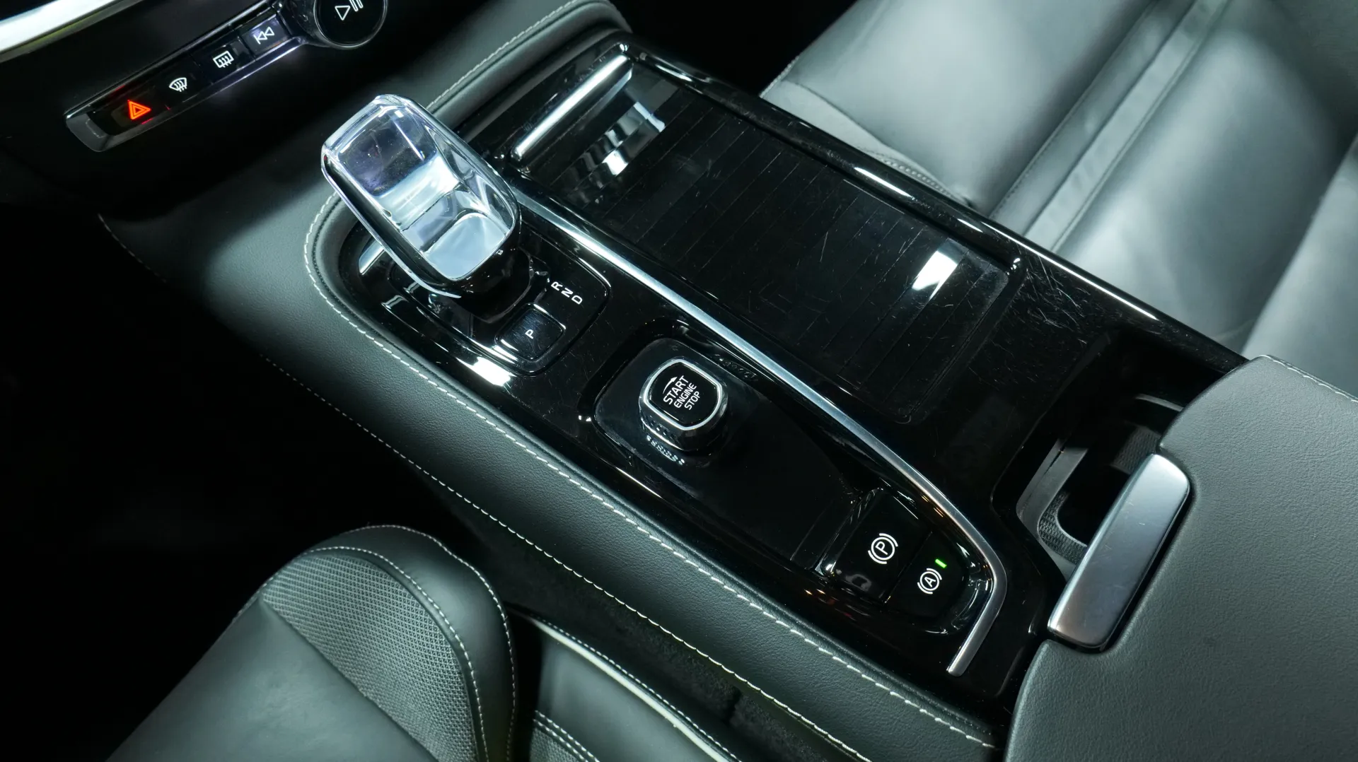 Autokuva 9 - FSM-449