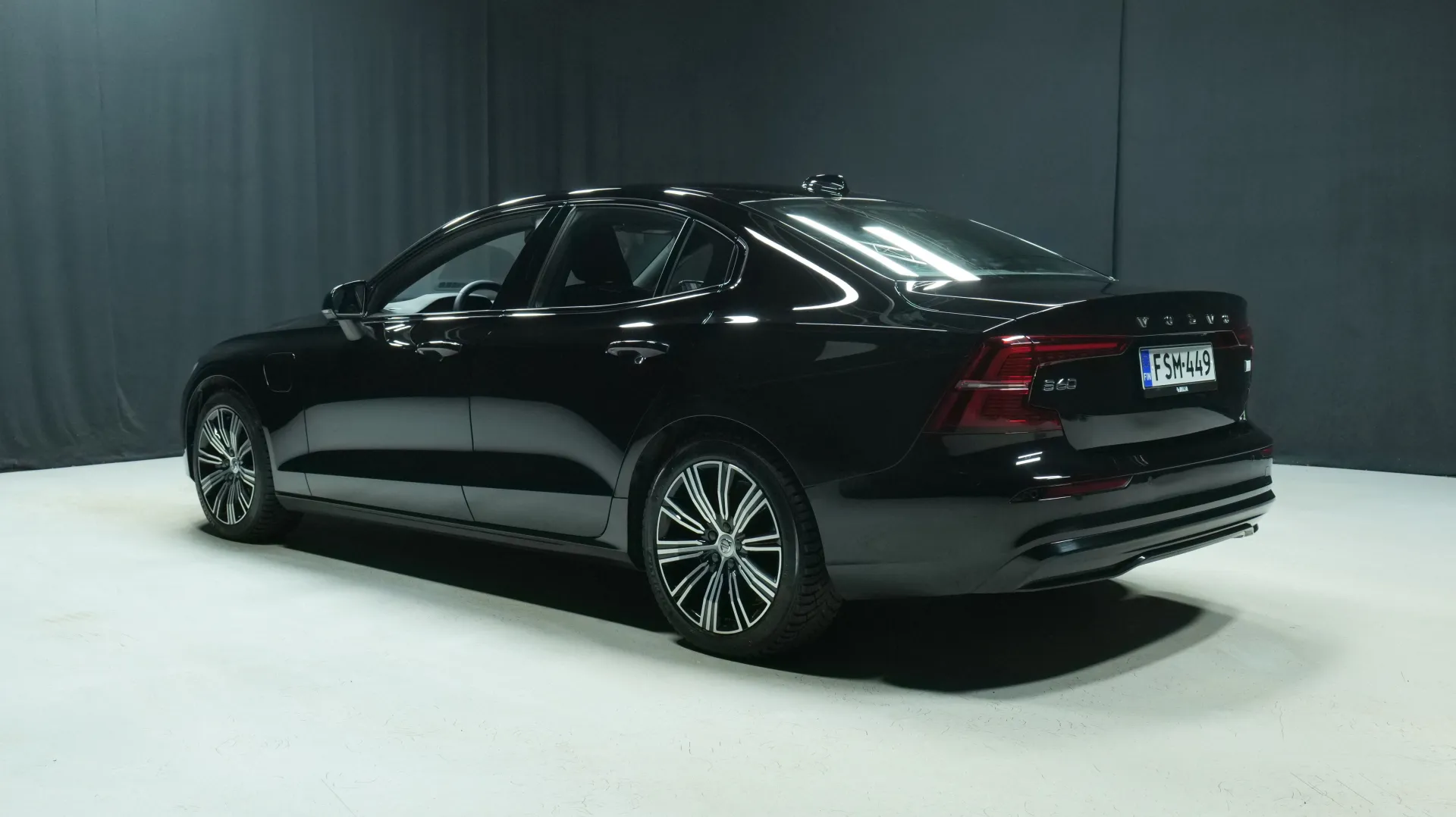 Autokuva 2 - FSM-449