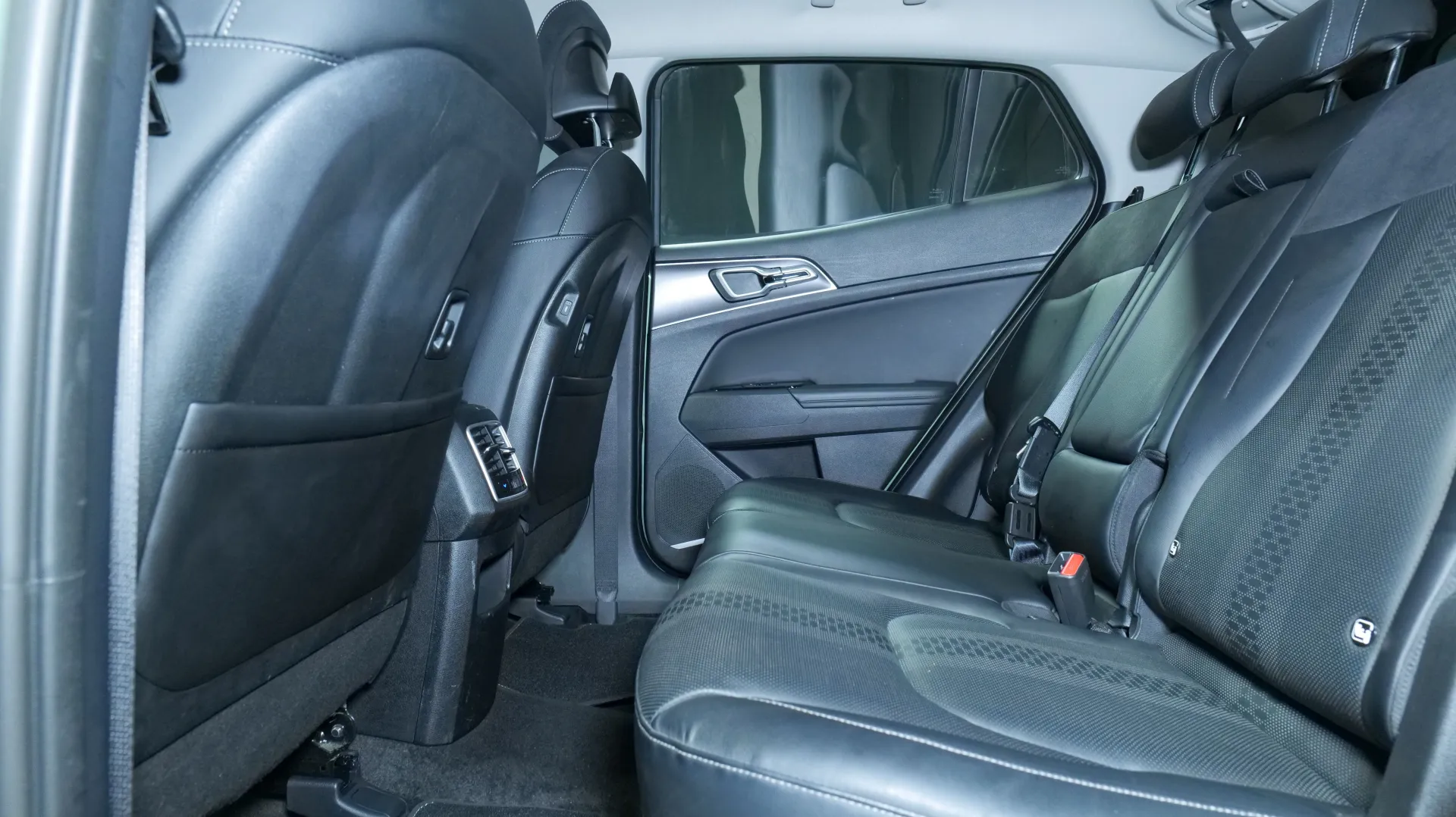 Autokuva 17 - FSO-712