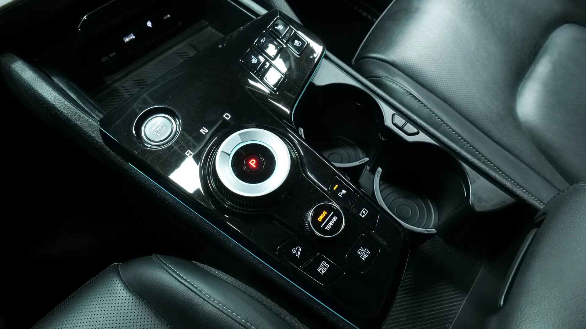 Autokuva 10 - FSO-712