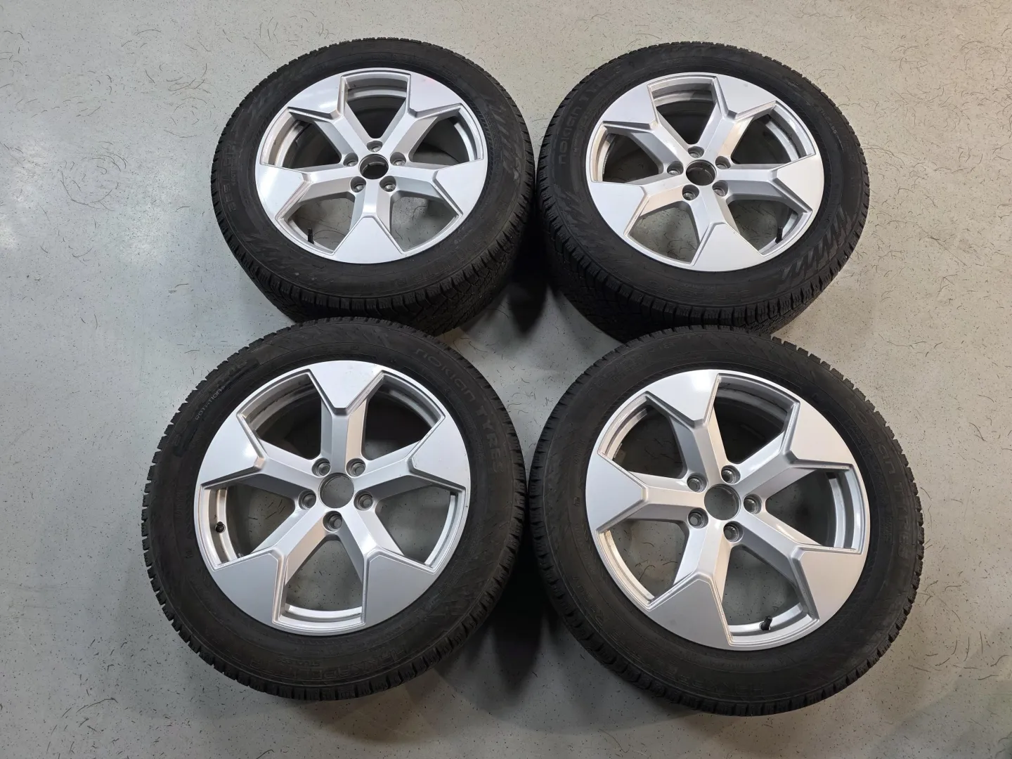Autokuva 15 - FSR-134