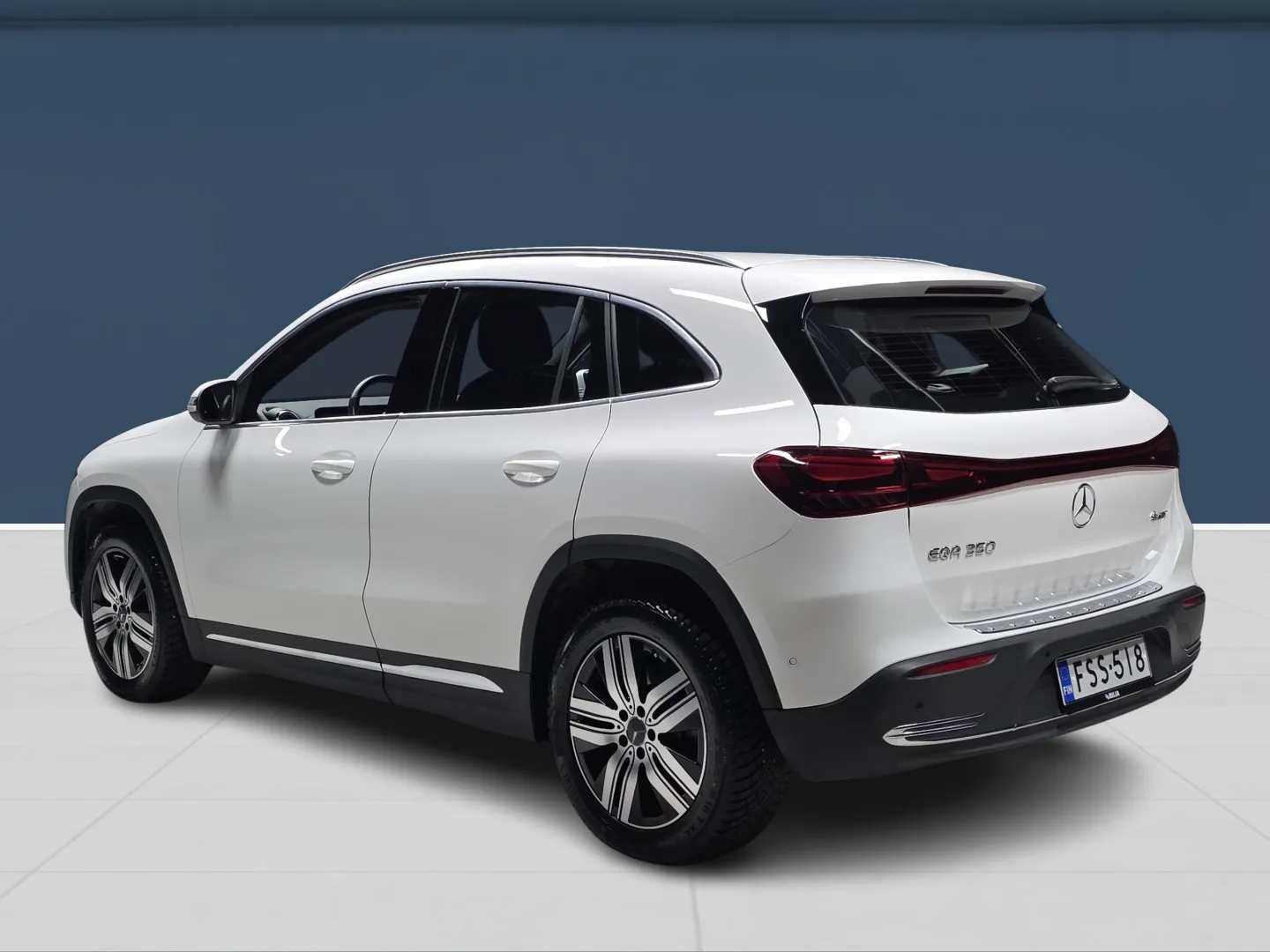 Autokuva 6 - FSS-518