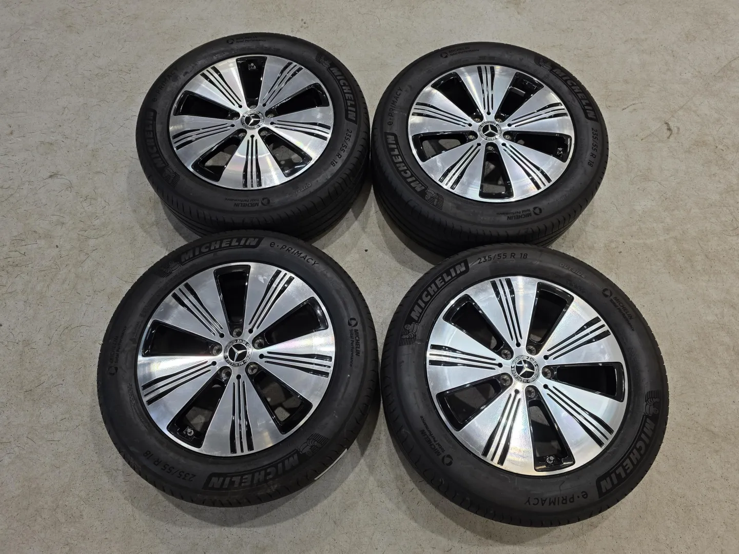 Autokuva 12 - FSS-518