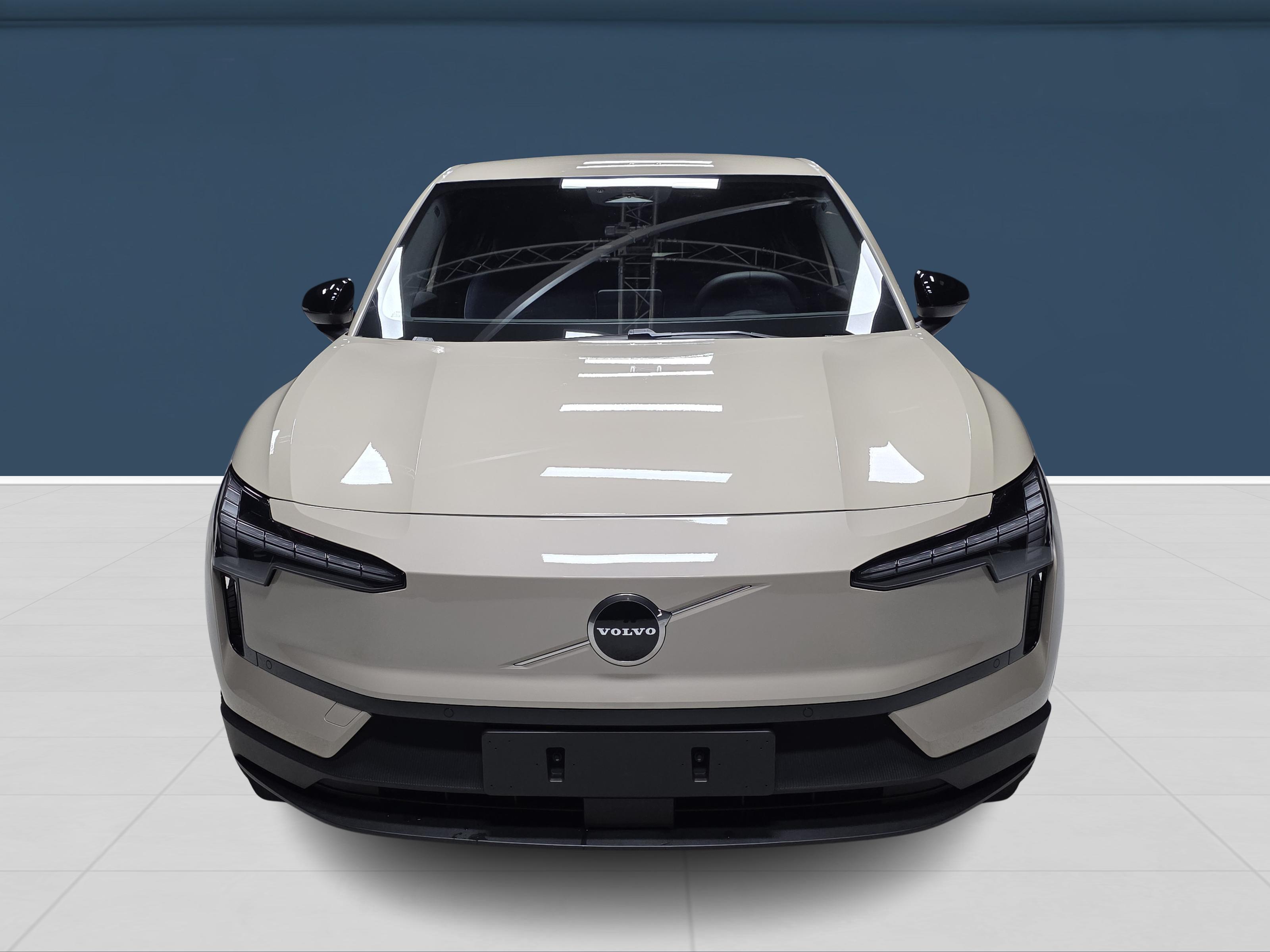 Volvo EX30 Twin Performance Plus 2026, kuva 2/15