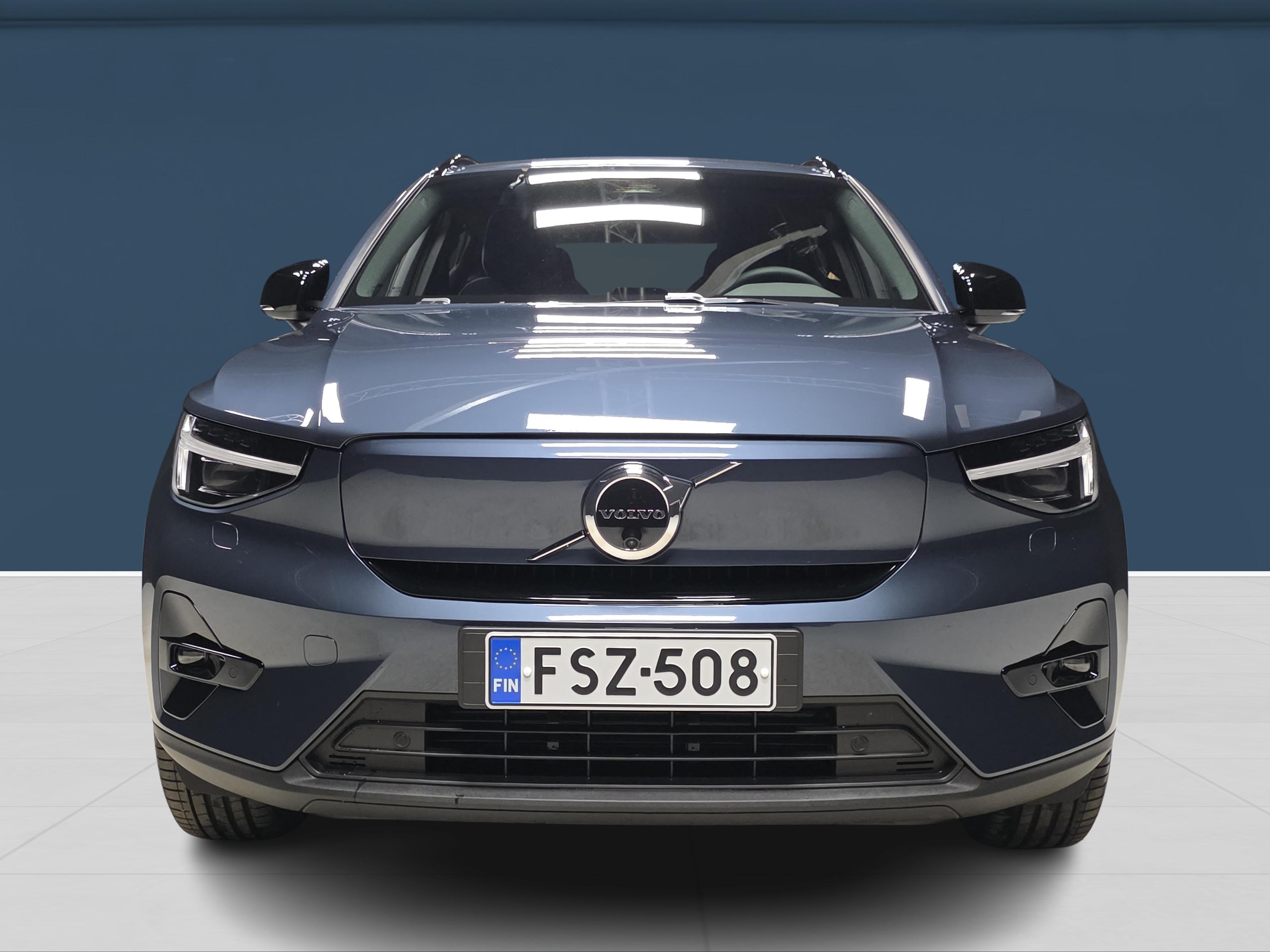 Volvo EX40 Single Extended Range Plus 2027, photo 2/16