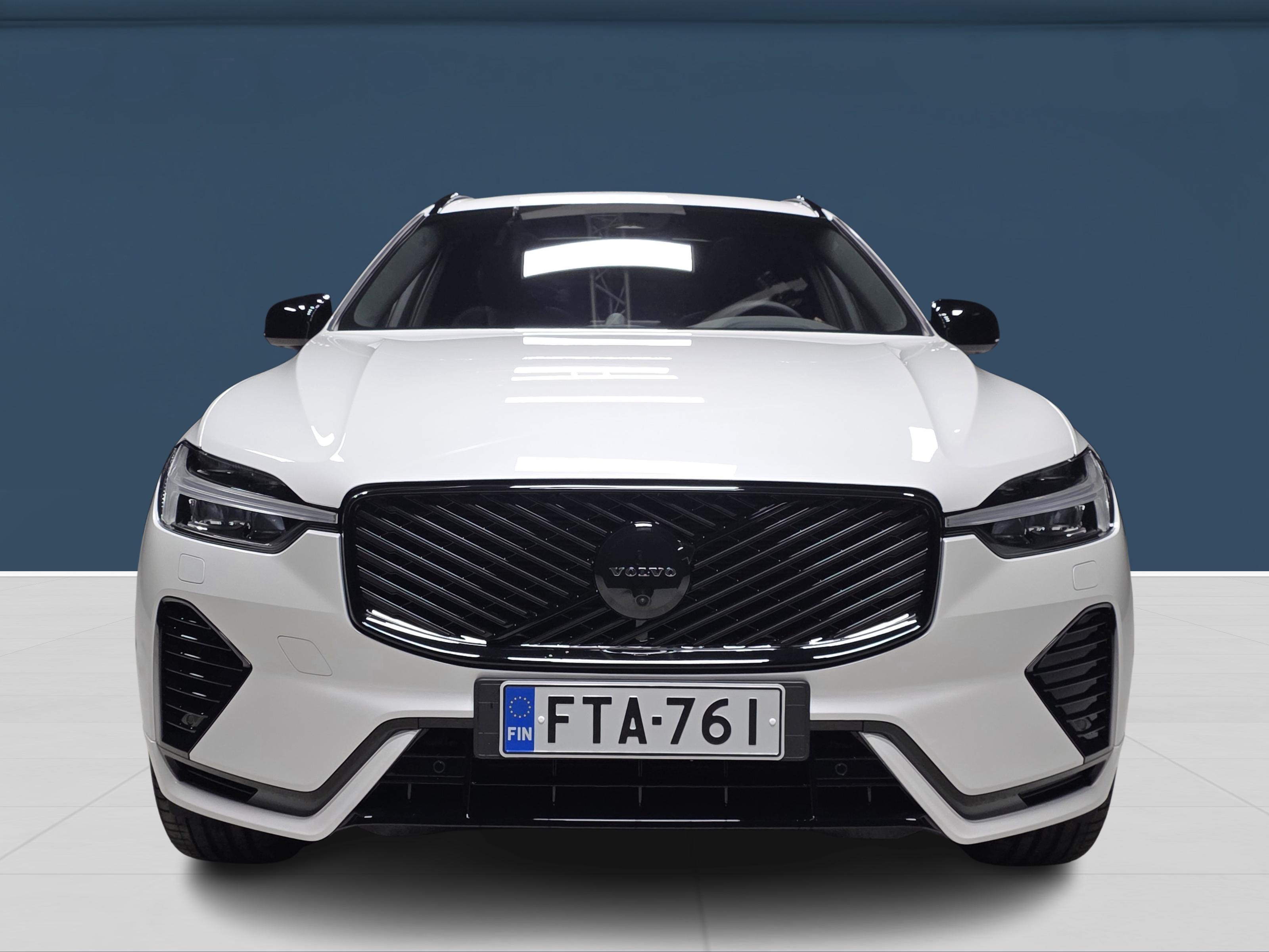 Volvo XC60 2026, photo 2/17
